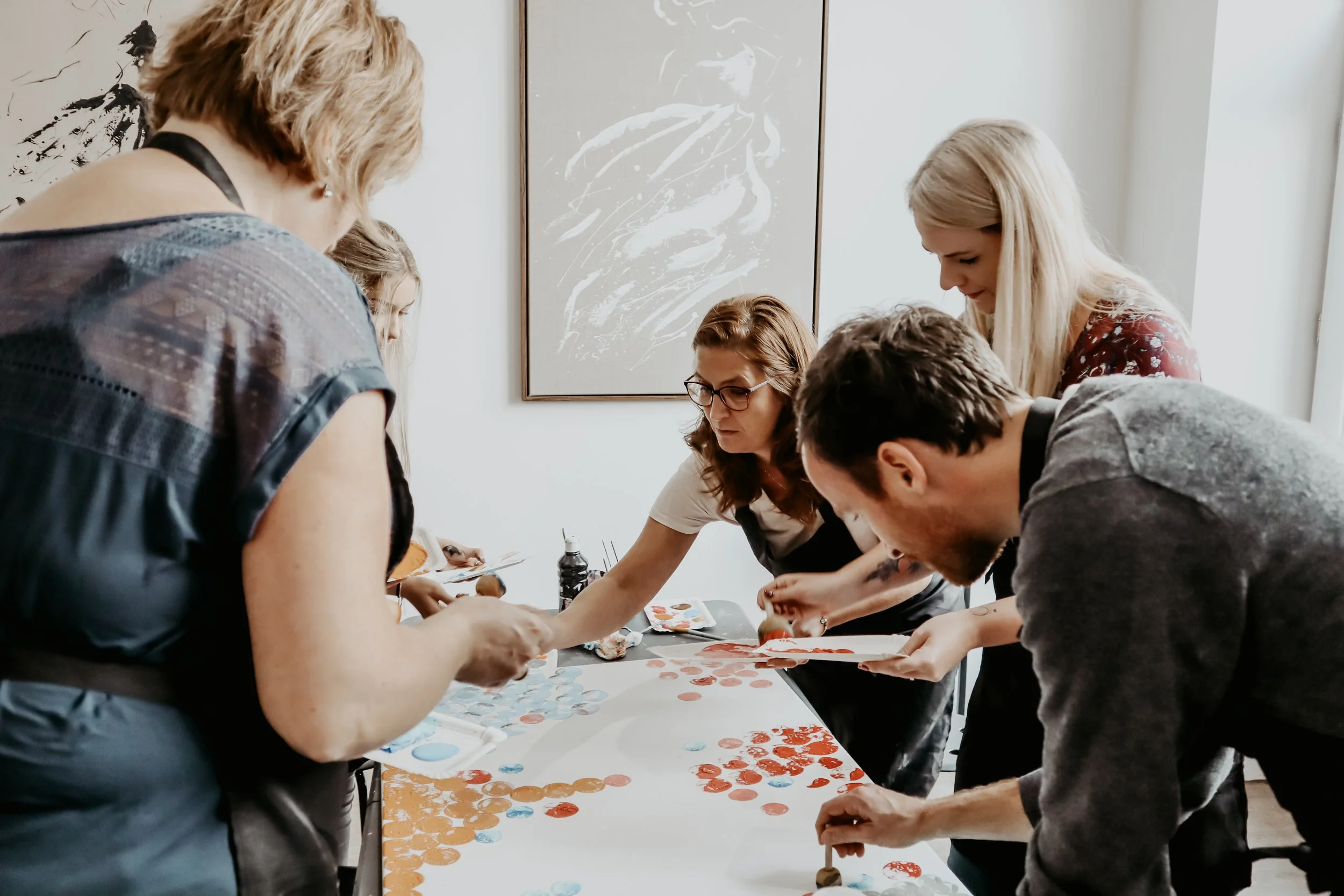 Networking Event München kreativ: Warum Malen ohne Smalltalk-Druck verbindet