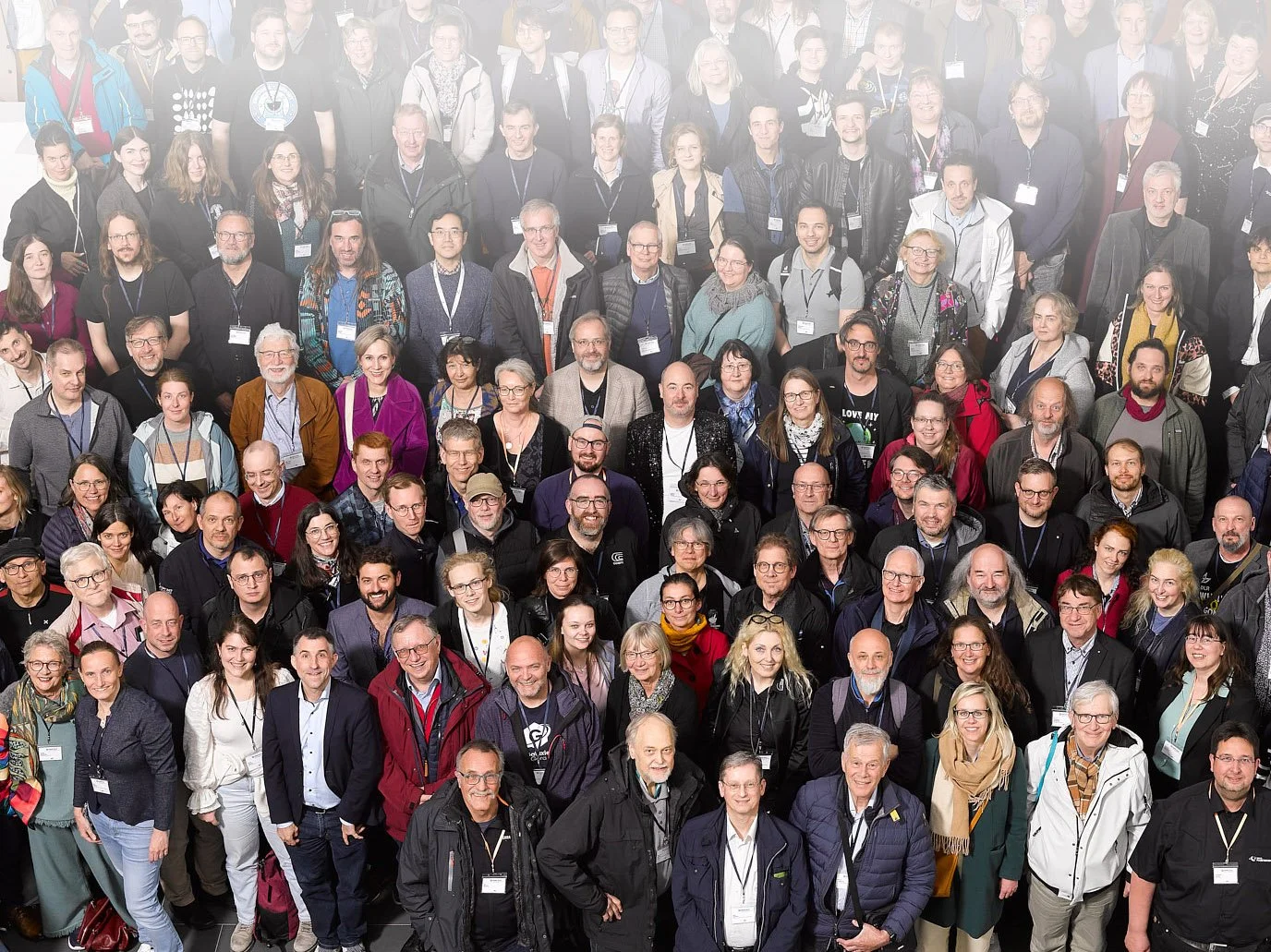 160 Menschen - Ein Bild