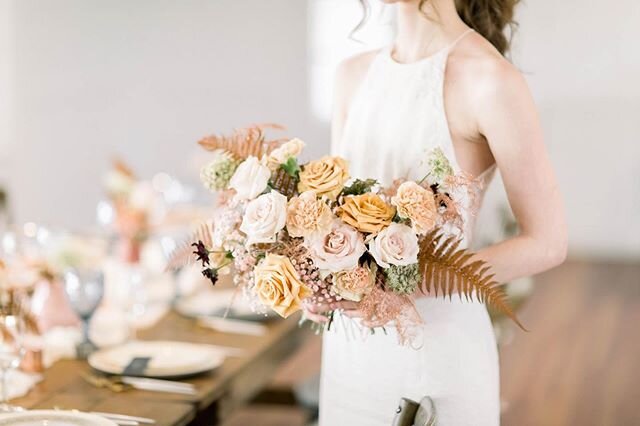 Those combo roses though.😍 .
.
.

Design and rentals: @sherentsvintage 
Photography: @senecaryanco 
Venue: @emersonparkpavilion 
Florals: @cedarandsweetpea 
Table and Chairs: @auburn_party_rental 
Invitation: @stonefruitstudio 
Model and MUA: @annie