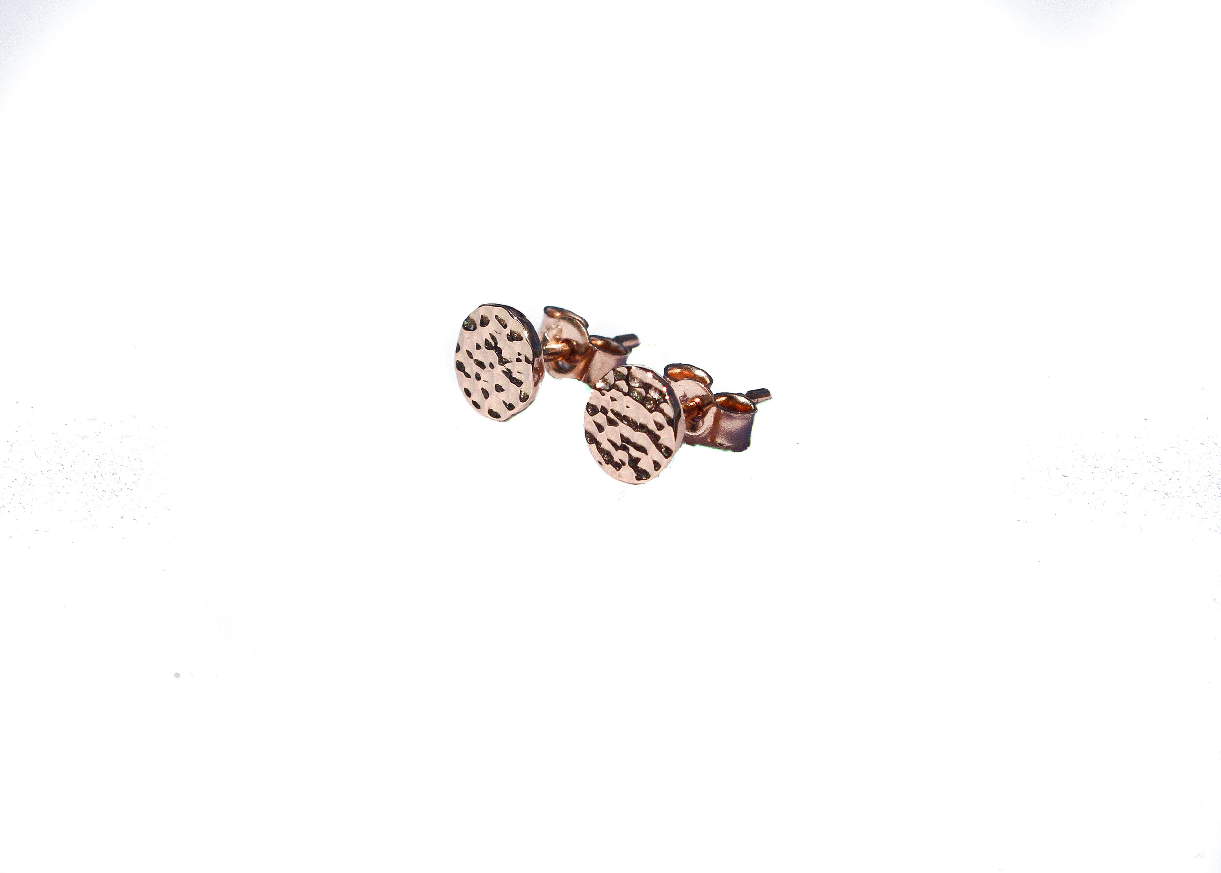 Hammered studs 9red.2.jpg