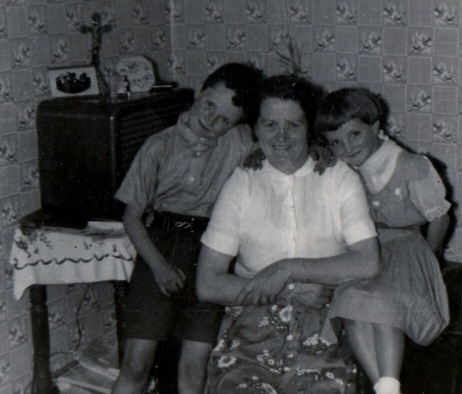 John, Margo and Mum.jpg