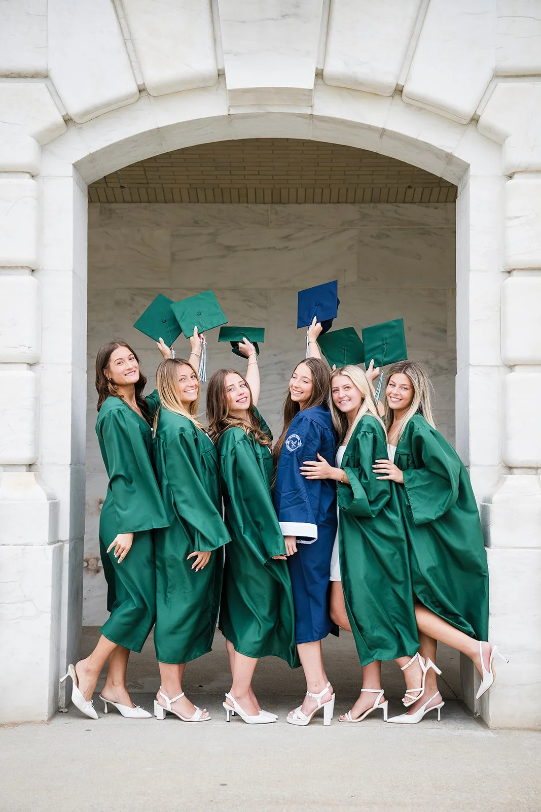 DIA.grads.26_185.jpg