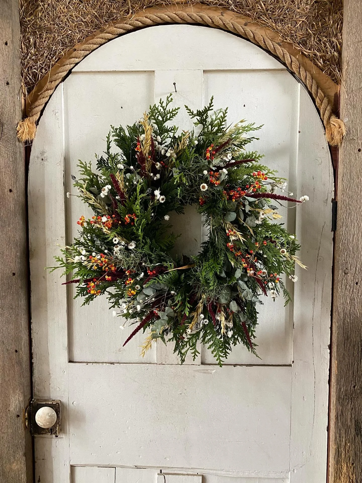 Fresh and dried flowers, bouquets and wreaths, succulents and ornamental cabbages- come get em tomorrow at the @floydfarmersmarket !!! See ya there. ✨ #floydva