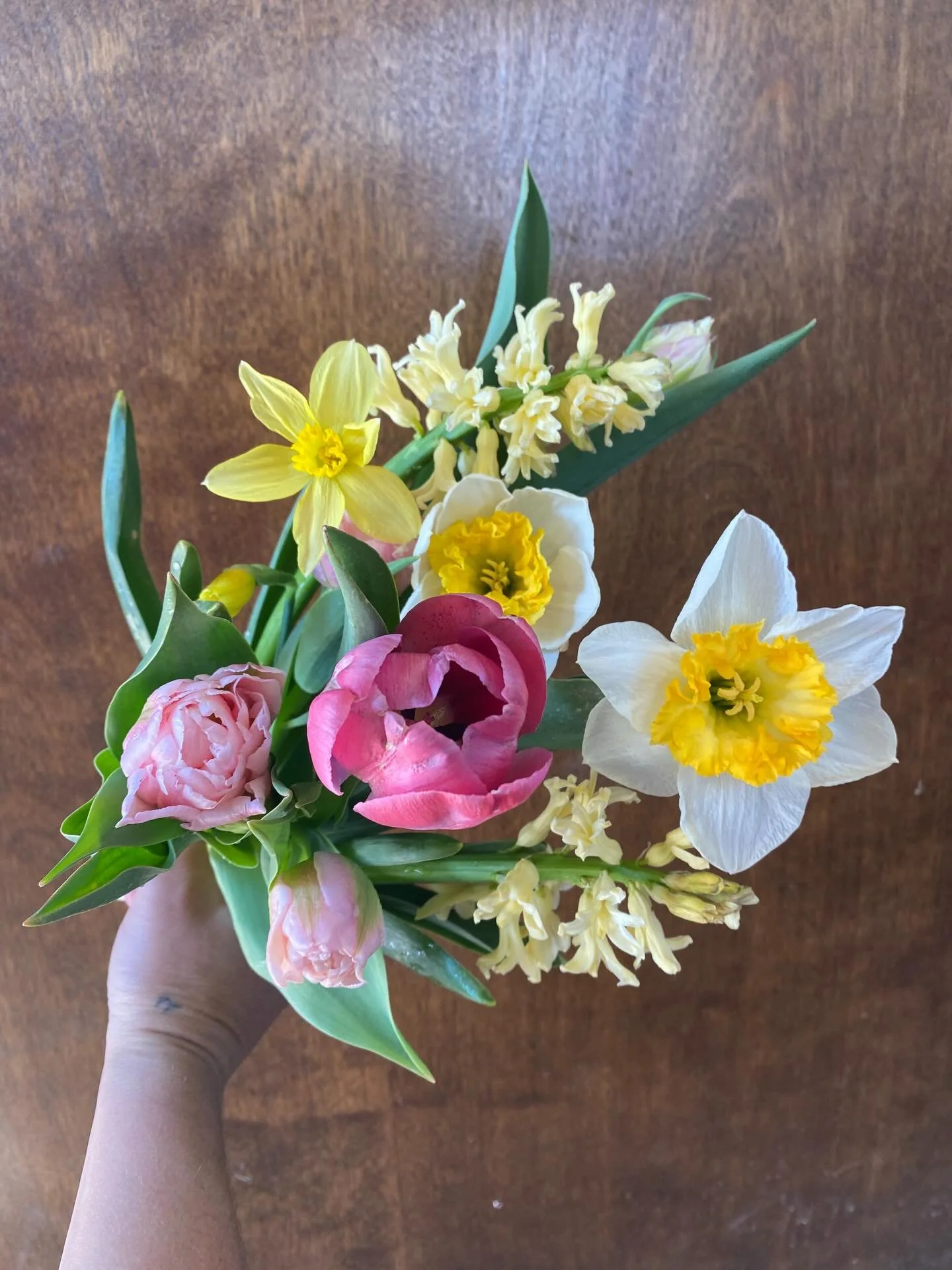 ✨SPRING✨  The Equinox has brought us the blossoms, my dudes!  These sparkling and sweet smelling bundles will be waiting for you at @thefloydcountrystore tomorrow!  Swing by and snag one while they last. 
🌱💕🌷 #floydva