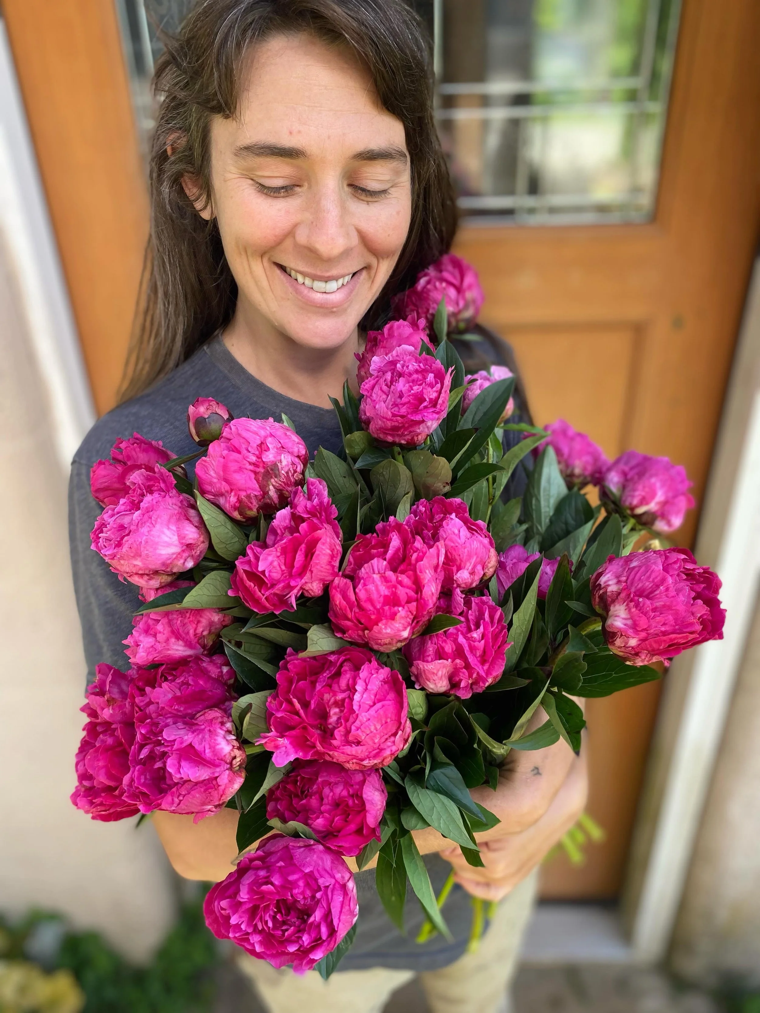 So much magic heading to the @floydfarmersmarket tomorrow!! Peonies, poppies, nigella, dianthus, foxglove, and moreeeeee.  Plus some extra plants, including nasturtium, colorful yarrow, and herbs.  AND we still got dahlia tubers- Yehawww.  See ya in 