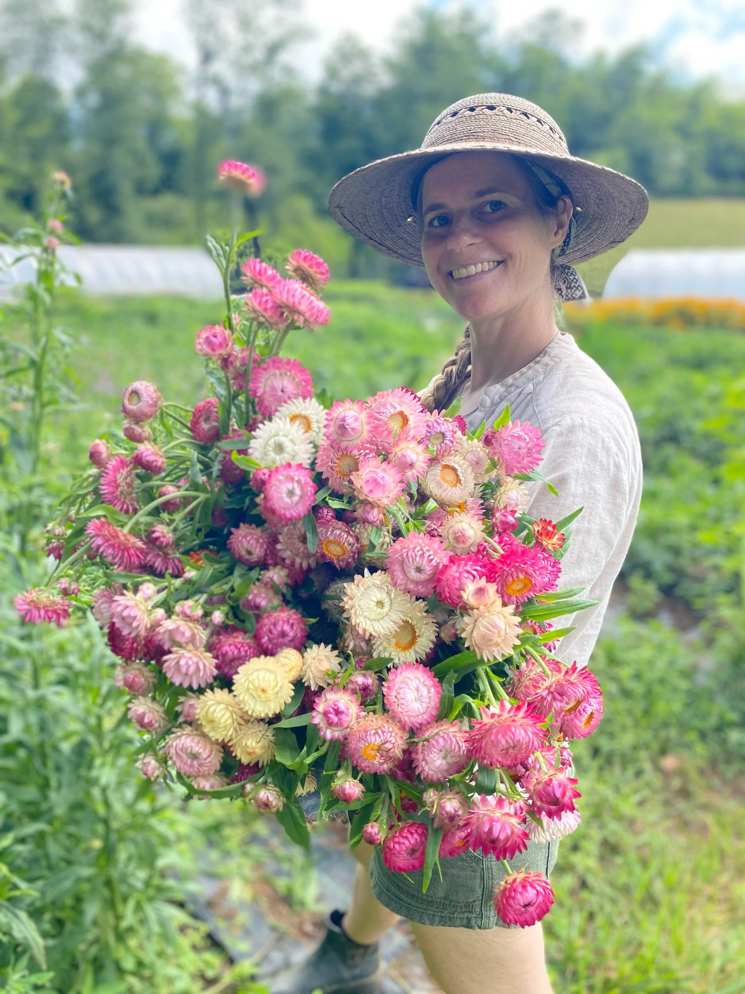 Come see us at the @floydfarmersmarket tomorrow!! The final calendula and rudbeckias are heading out with the first strawflower and sunflowers!! We spent the last two afternoons weeding, mulching, staking the dahlias-  theyre nearly finished just in 