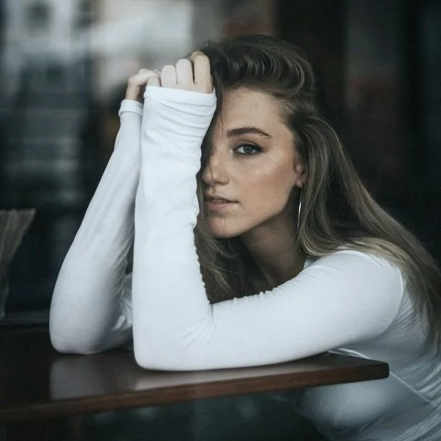 5 einfache Posing-Tipps für atemberaubende Portraitfotos