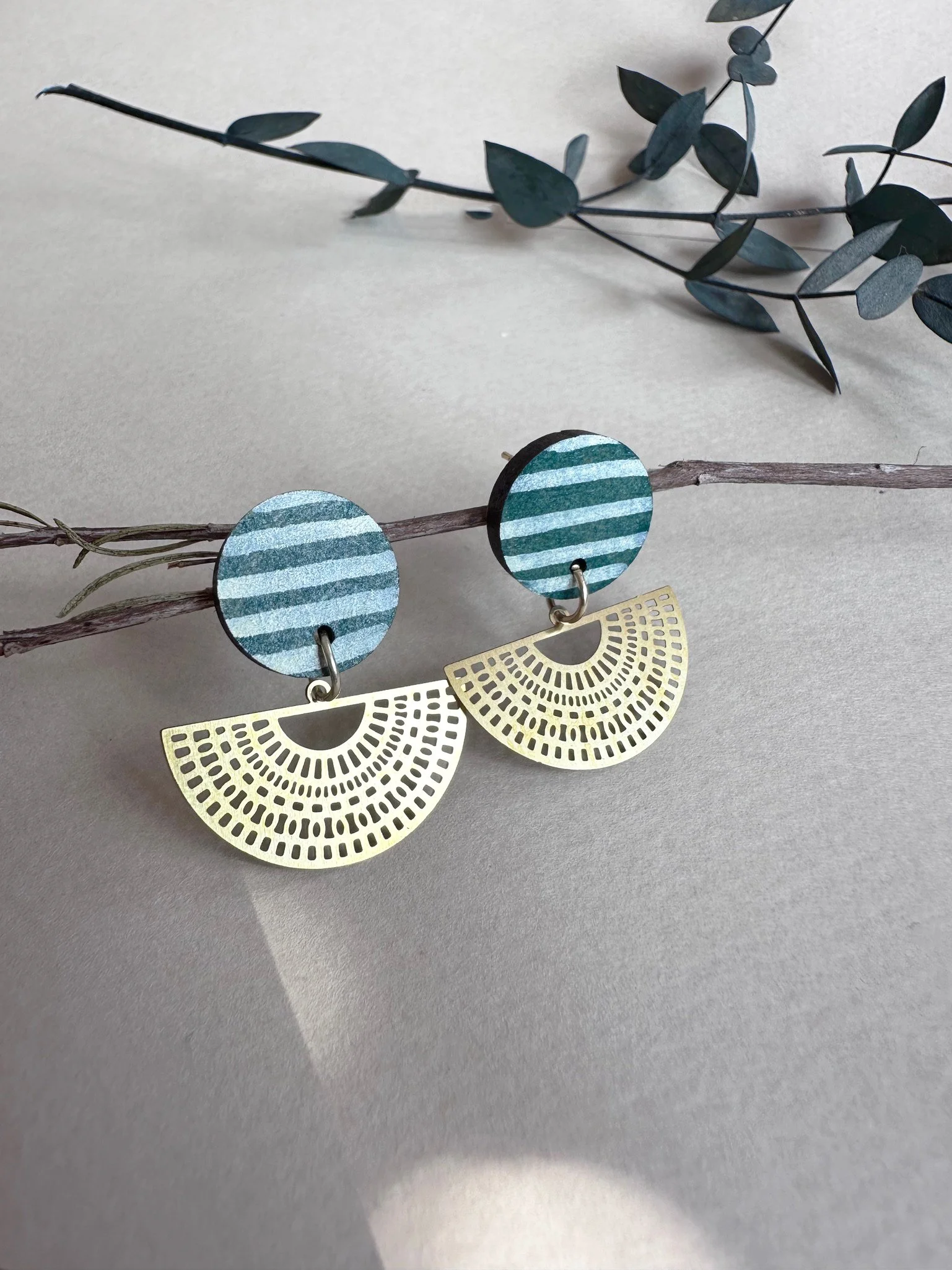 circle fan studs-grn stripe 2.jpg