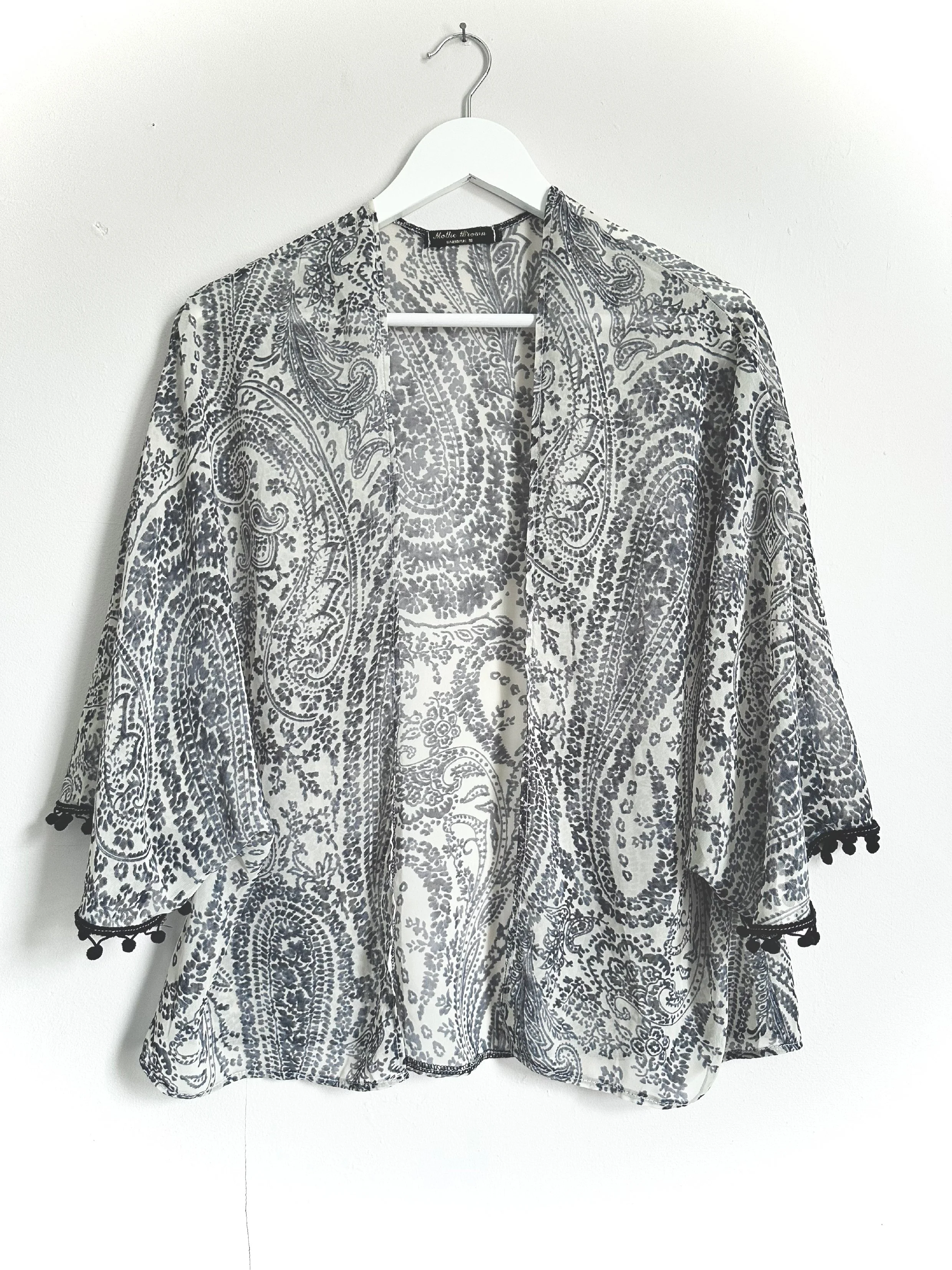 grey paisley kimono.jpg