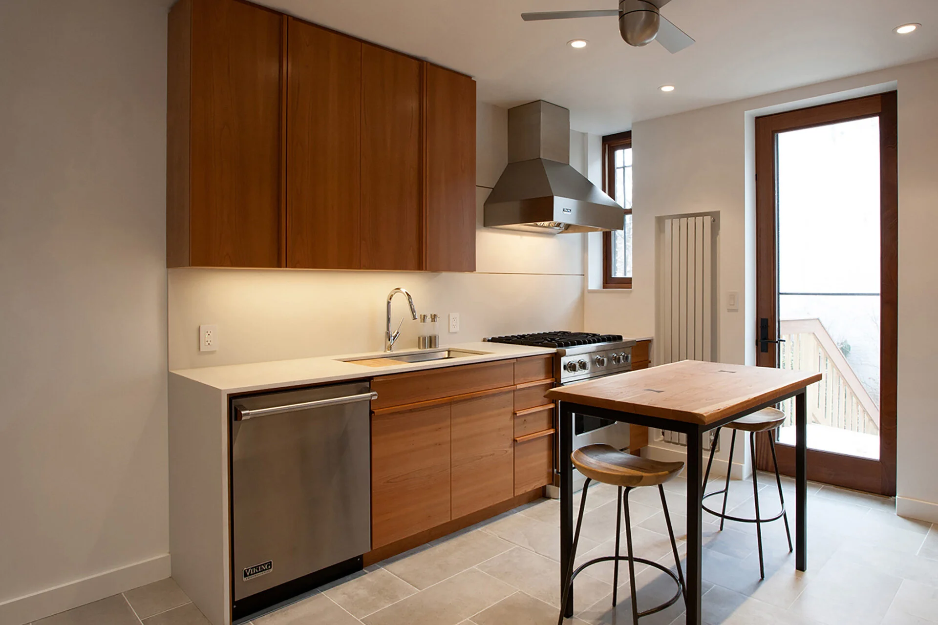 Stuyvesant-Townhouse-Linearscape-Kitchen001-Andrea-Patton-1400px.jpg