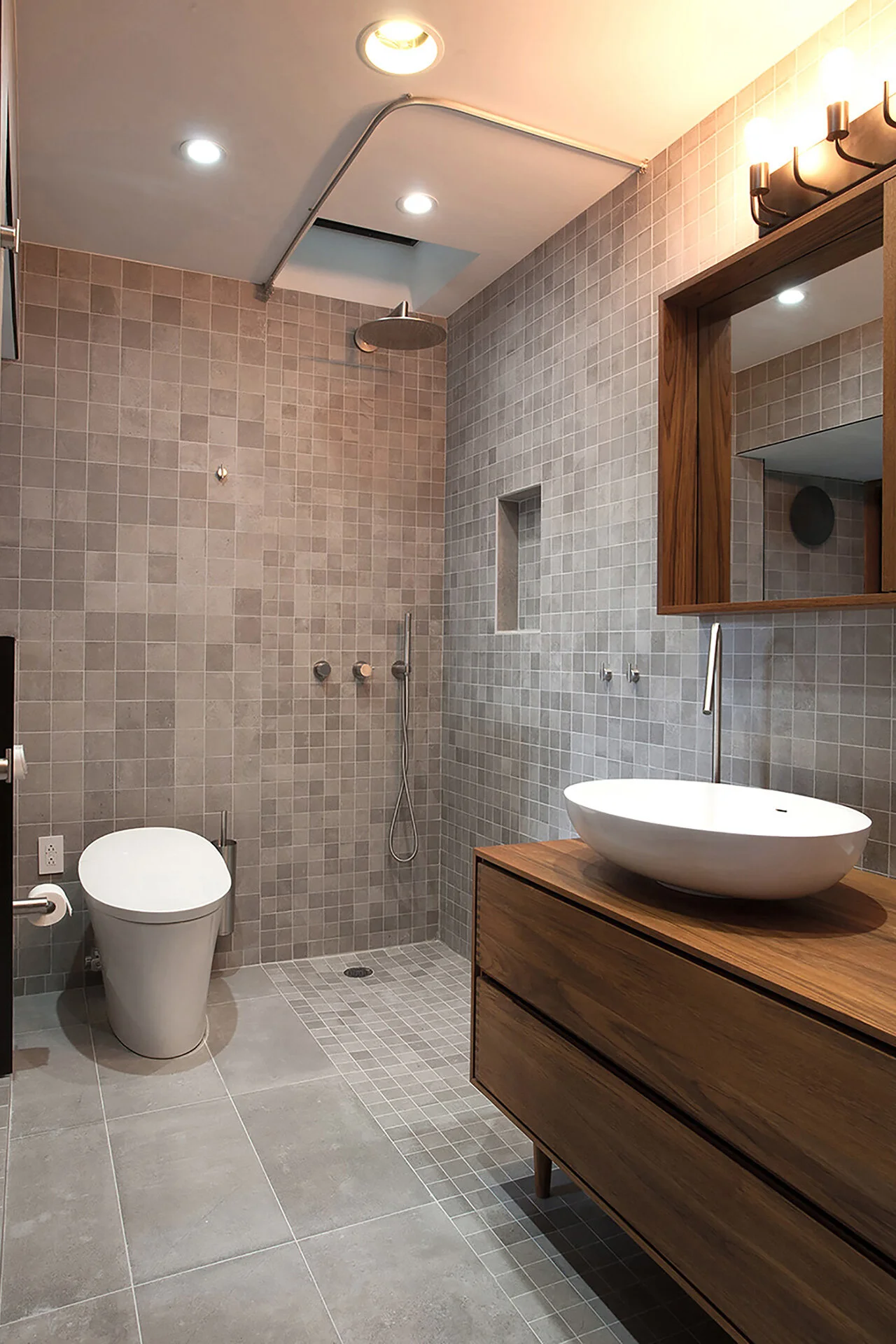 Stuyvesant-Townhouse-Linearscape-Bathroom001-Andrea-Patton1400px.jpg