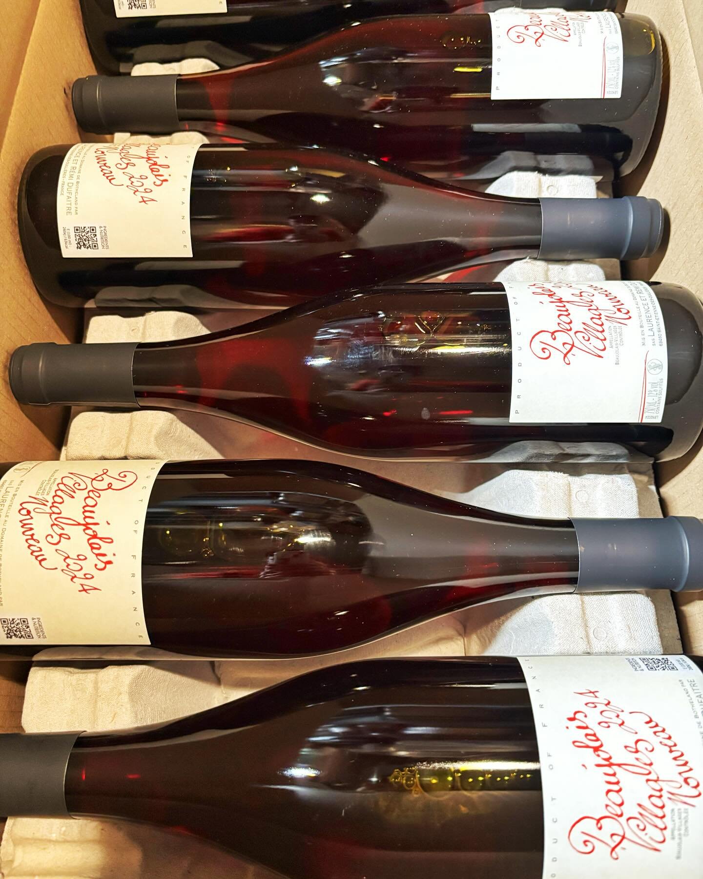 In just over 2 hours (11AM!) we will be opening this years gamay juice! We have a delicious selection from different producers. 
Wonder who will be the first person in Sweden to try this year&rsquo;s BEAUJOLAIS NOUVEAU?! 🤔