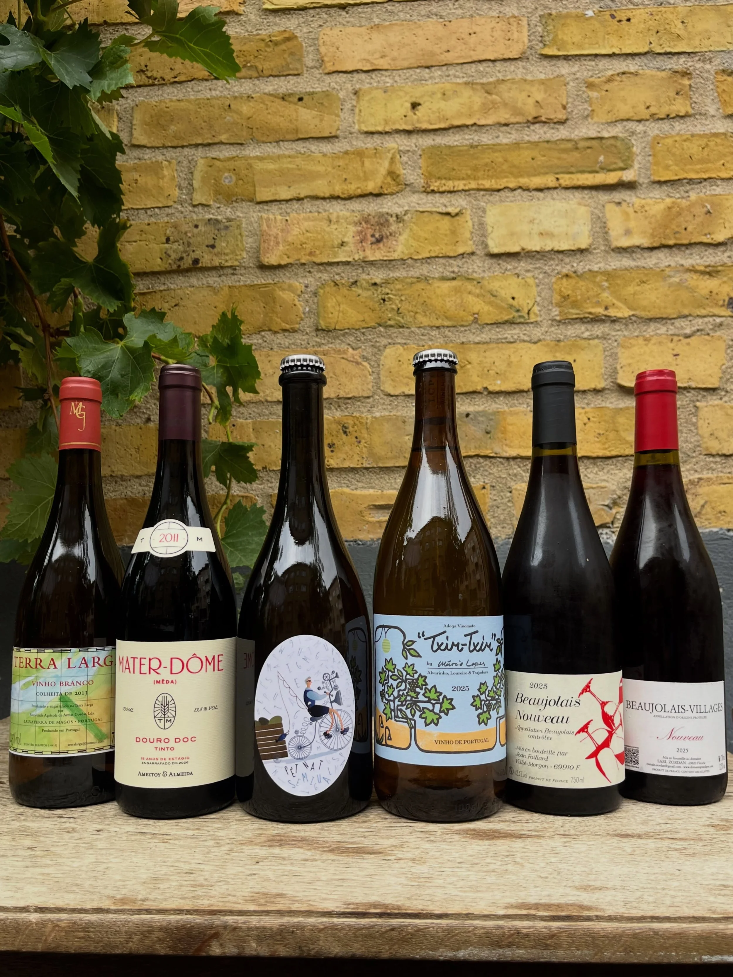 BY THE GLASS THIS WEEKEND!! 

We got some delicious news from our favourite @boapressao and we&rsquo;re celebrating the weekend with selling some of them by the glass! 

We also couldn&rsquo;t resist to sell some juicy red Beaujolais as well, as the 