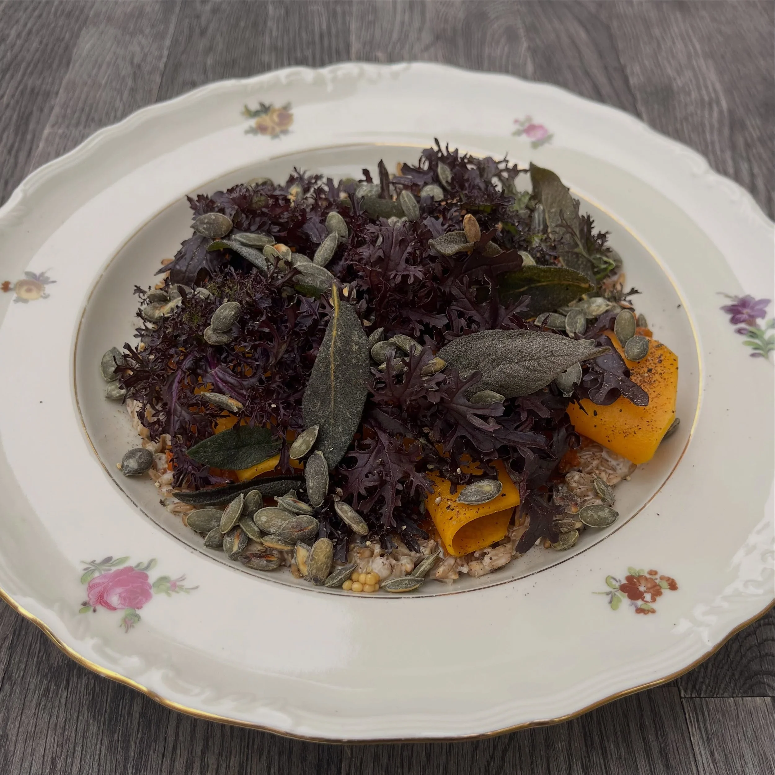 NEW DISH! 🌱

We call it the Pumpkin Patch and it&rsquo;s a mix of all the autumn flavours that we love. Naked oats from @fagraslatt , baked eko pumpkin, pickled butternut, roasted seeds and serepta salad &amp; sage from @losperrosurbanfarming 

💚