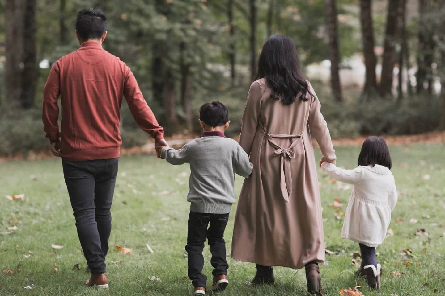 Together - every step of the way 👨&zwj;👩&zwj;👧&zwj;👦💕

#fallmini #fallfoilage #fallphotoshoot #fallphotography #familyportraits #familyphotos #familyphotoshoot #familyphotographer #kidsfashion #seattlefamilyphotographer #seattlefallcolors #fall2