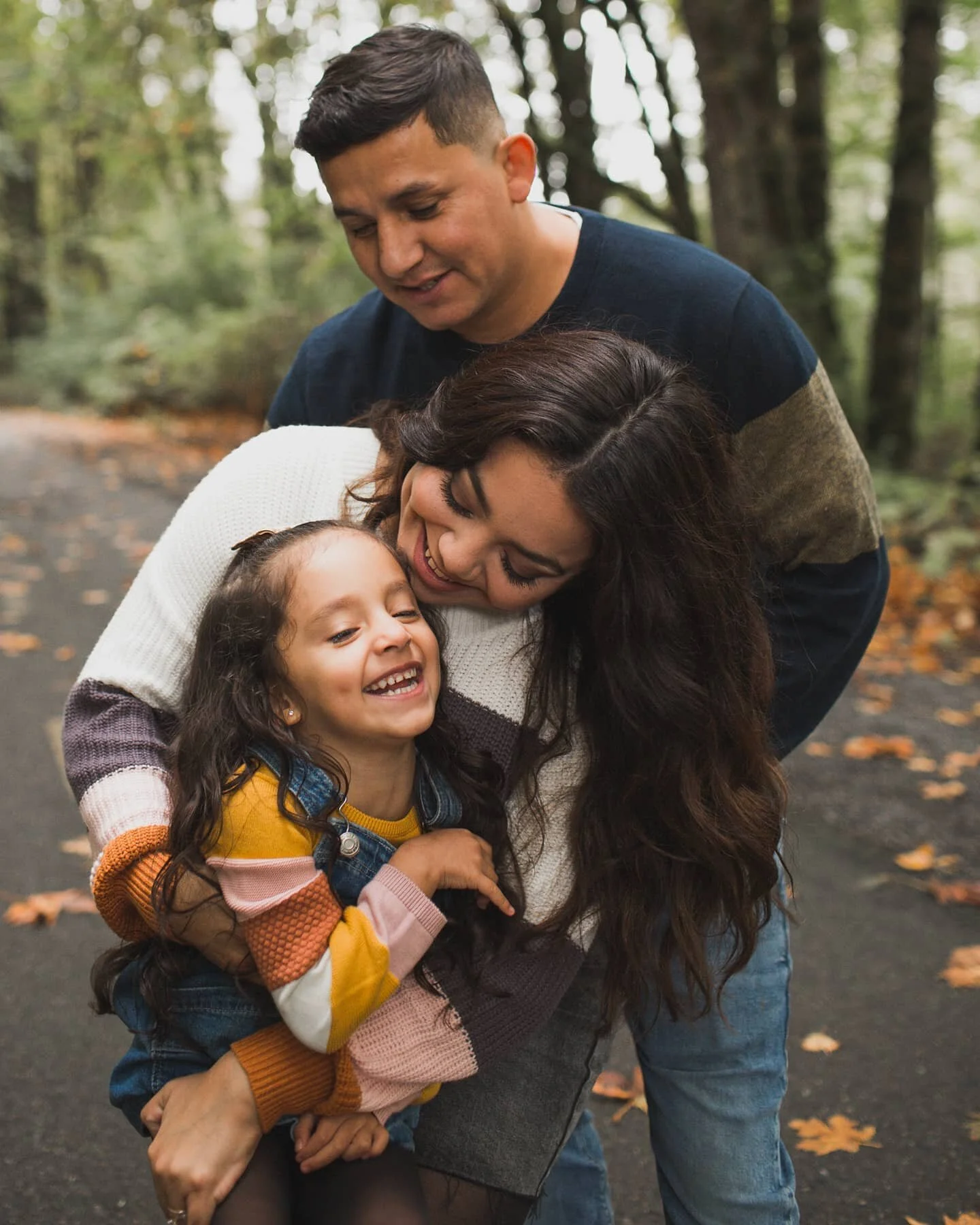 Always brings joy to the family 👨&zwj;👩&zwj;👧💕

#fallmini #fallfoilage #fallphotoshoot #fallphotography #familyportraits #familyphotos #familyphotoshoot #familyphotographer #kidsfashion #seattlefamilyphotographer #seattlefallcolors #fall2020 #por