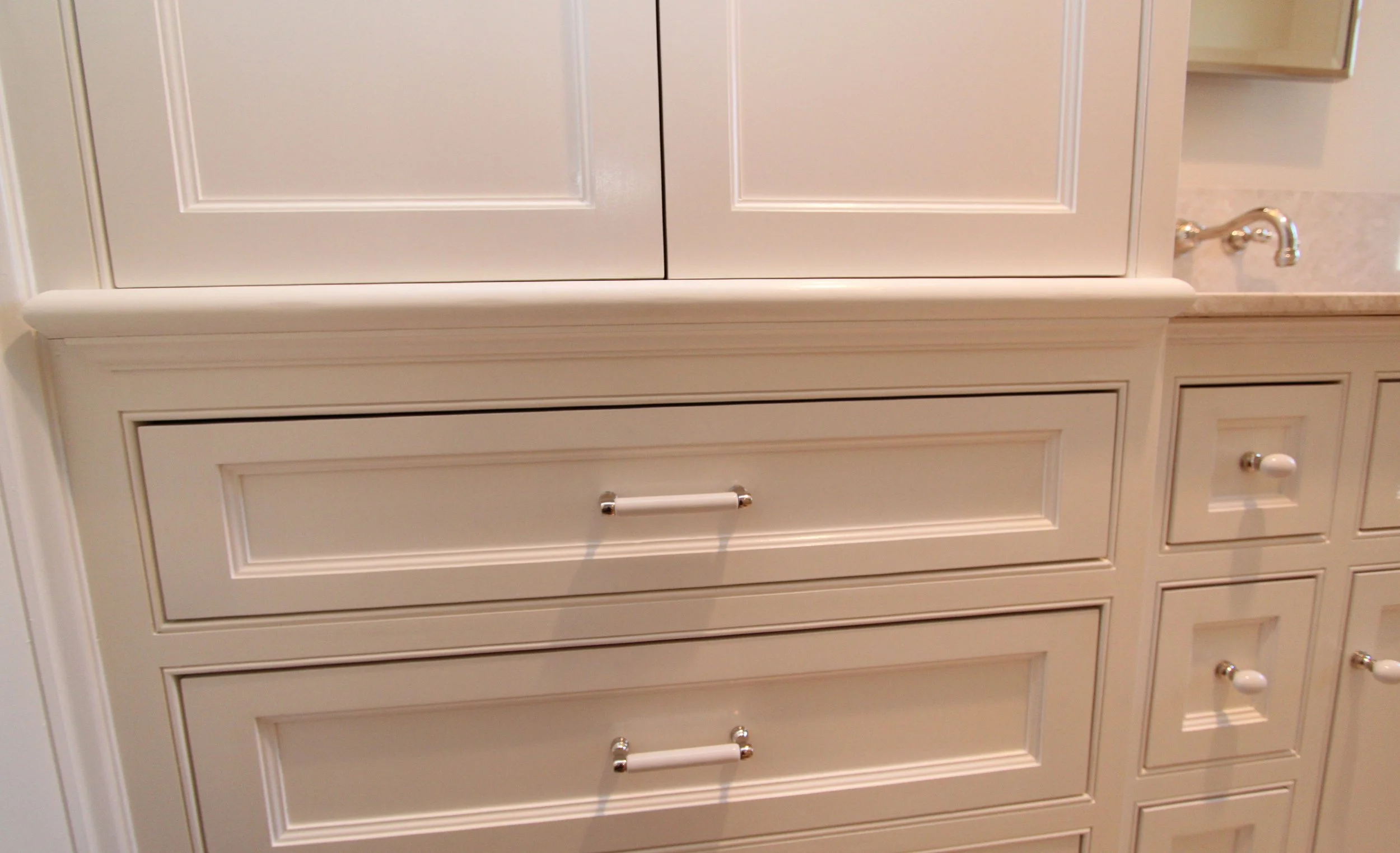 Guest Bath vanity 2 drawer detail.jpg