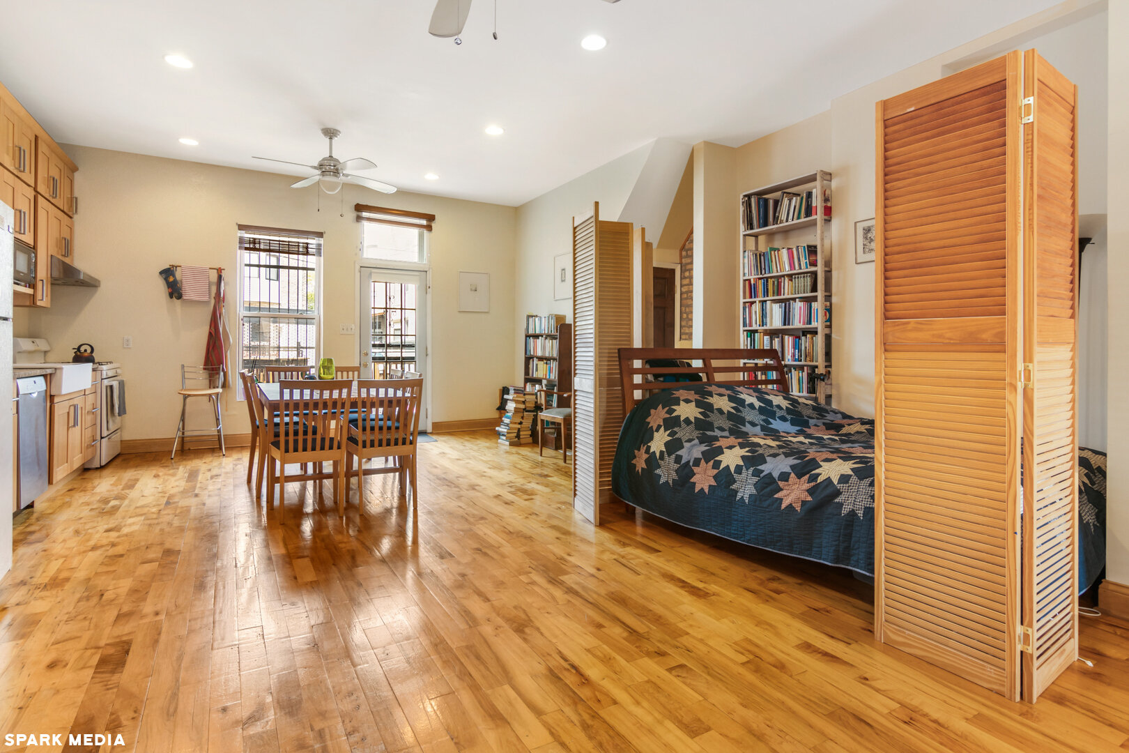 12-4424SUniversityAve.jpg