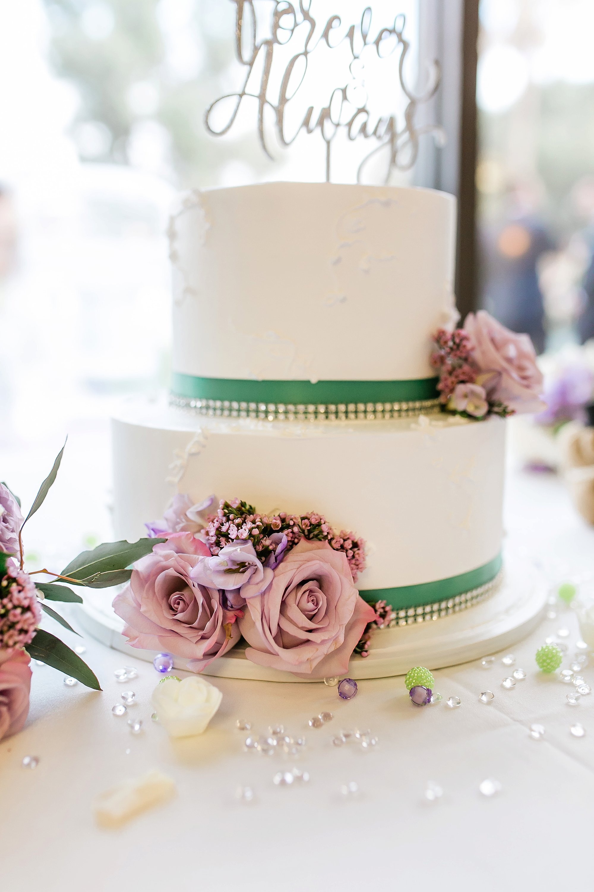 wedding cake on the dessert table 
