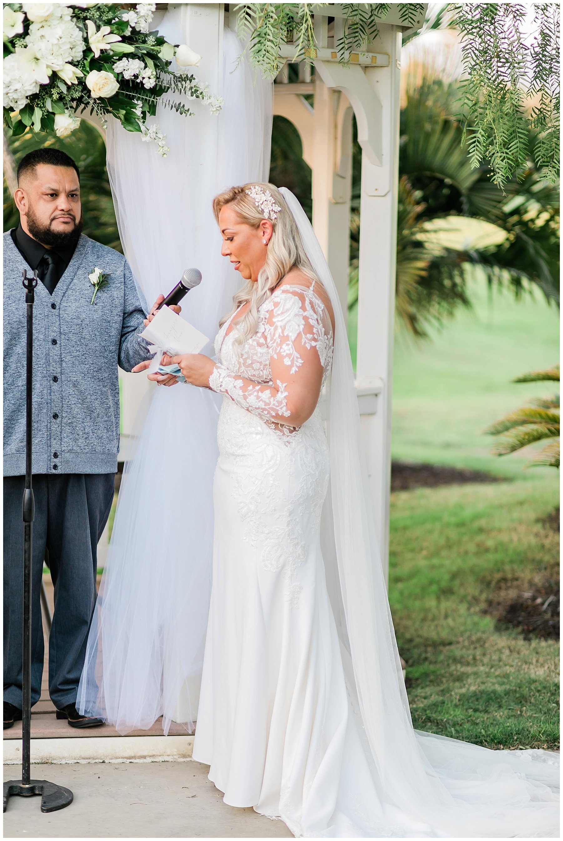  bride giving her vows 