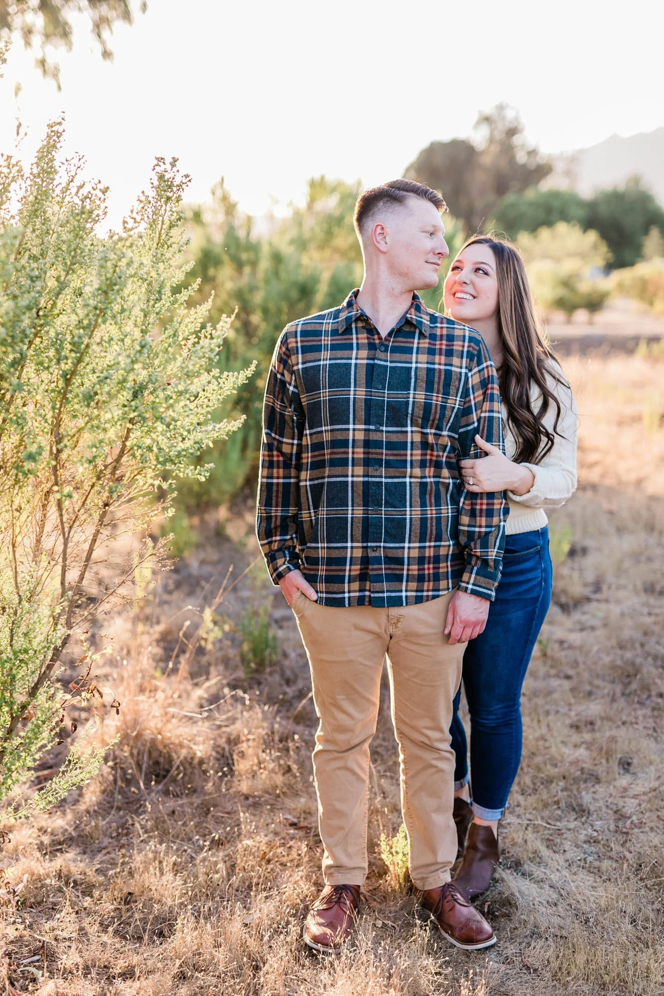 What to wear to your SoCal engagement session outfit tips! Jenina