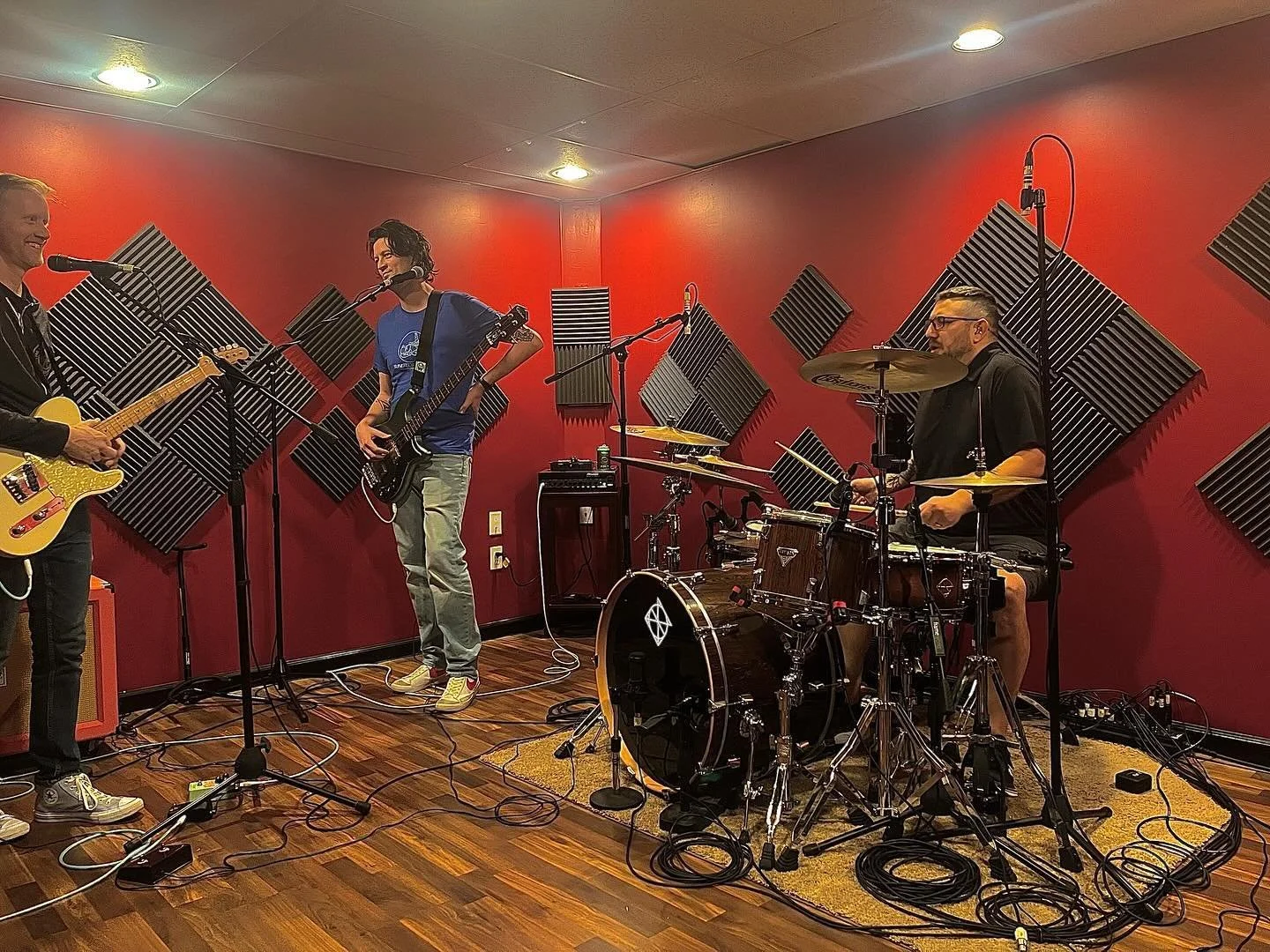 New music loading&hellip;👀

In the meantime, drop your favorite Some Swords track in the comments ⚔️⚡️

#someswords #someswordsmusic #louisvillemusic #localmusic