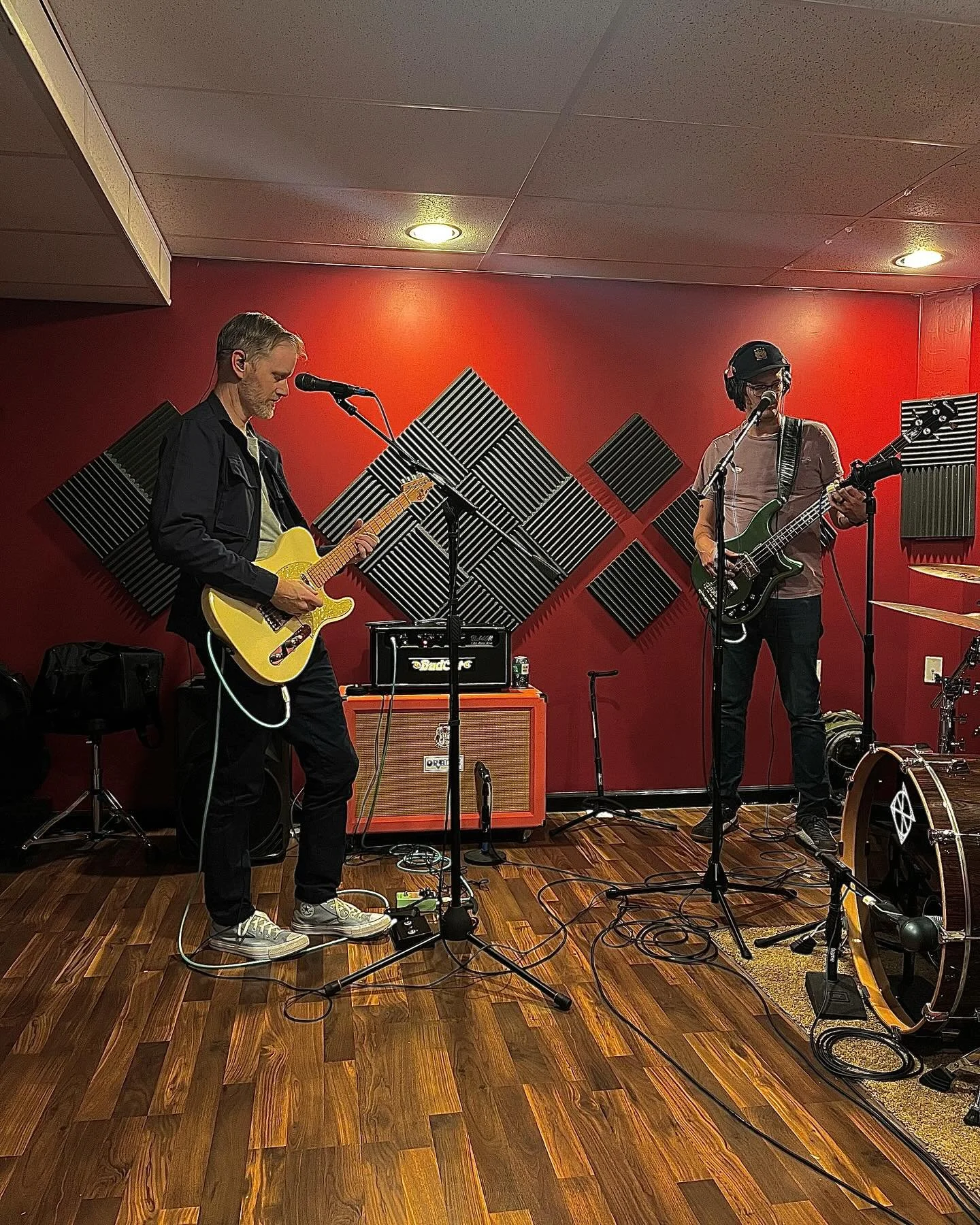 Getting some practice in&hellip;catch us at @wrongside812 on Saturday Nov. 16th! More details to come ⚡️⚔️
#someswords #localmusic #supportlocalmusic #louisville #louisvillemusic