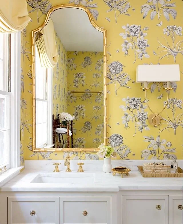 💛 Fresh and classic!!! As seen in @atlantahomesmag by @melanieturnerinteriors #inspiration #homedecor #powderroom #classicdecor #freshdecor