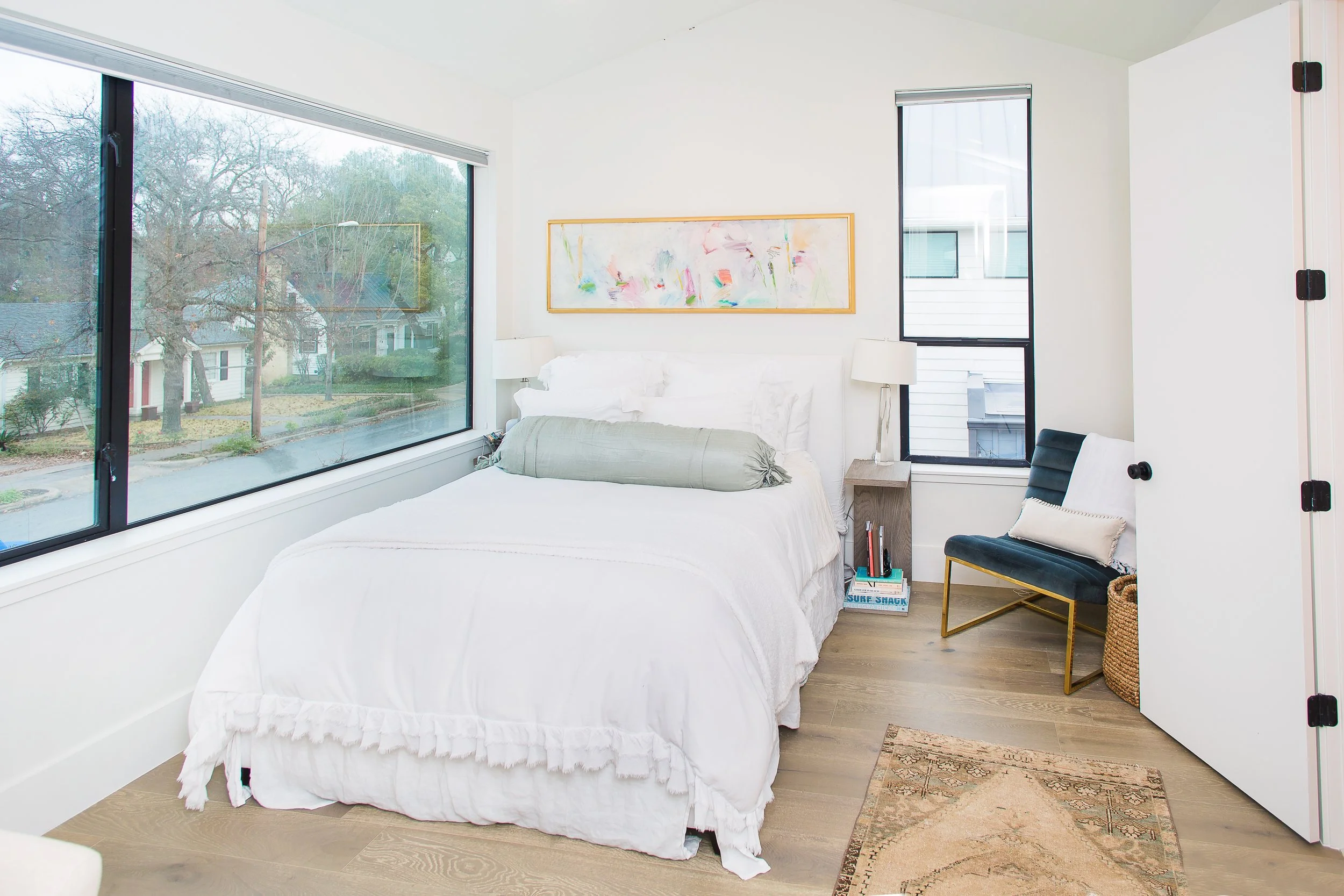 17 - Bedroom.jpg