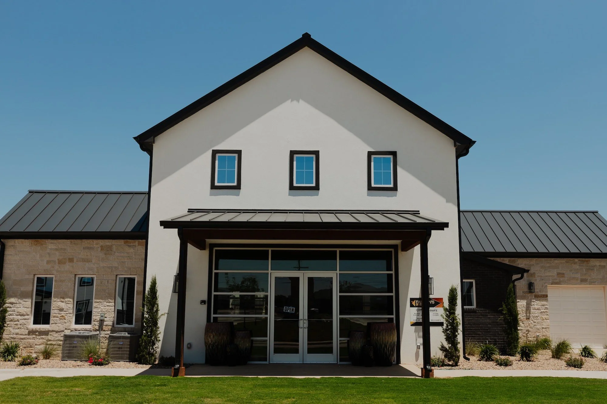 02 - Falcons Nest - Clubhouse.jpg