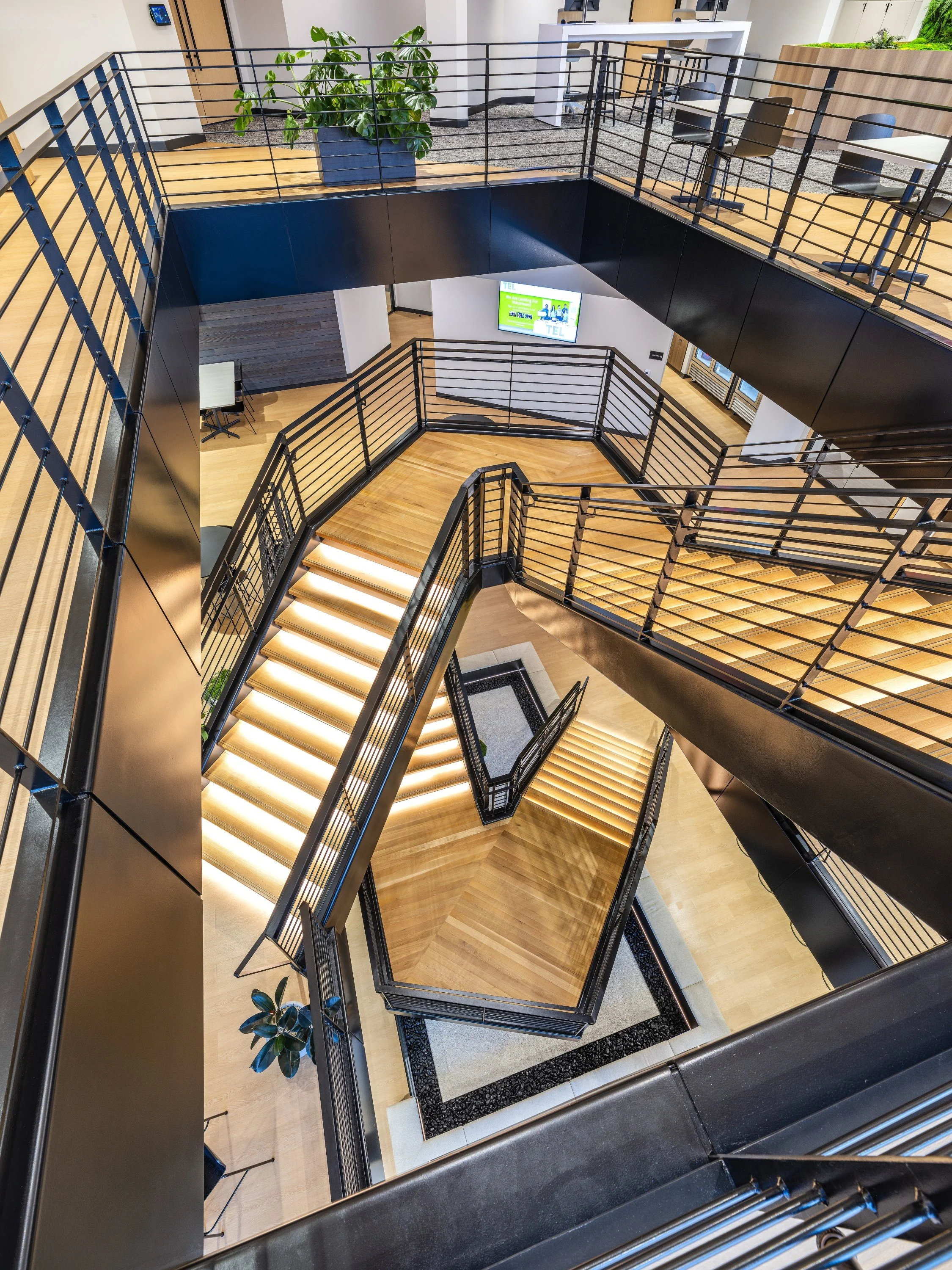 GLP_TEL_041125-40.jpg