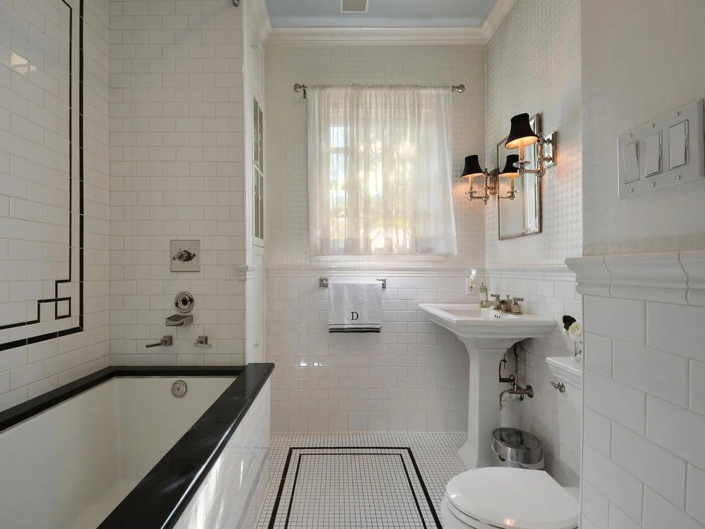 700 E 43rd St-MLS_Size-029-Other Bath 002-1024x768-72dpi.jpg