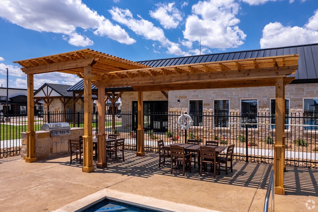 falcons-nest-lubbock-tx-outdoor-bbq-grills.jpg