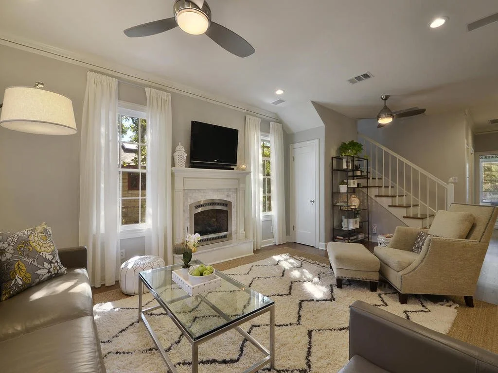 03 - Living Room.jpg