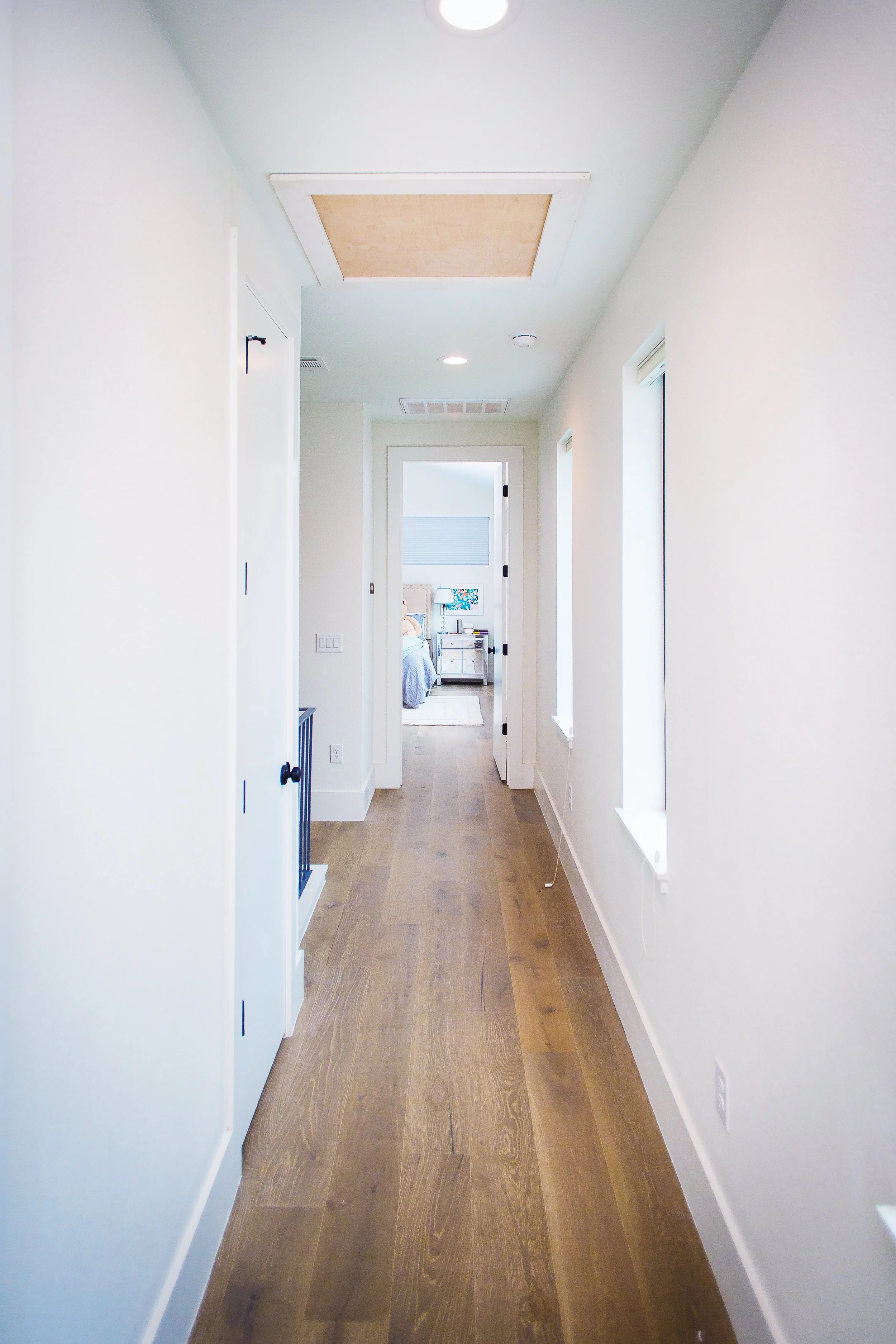 15 - Hallway.jpg