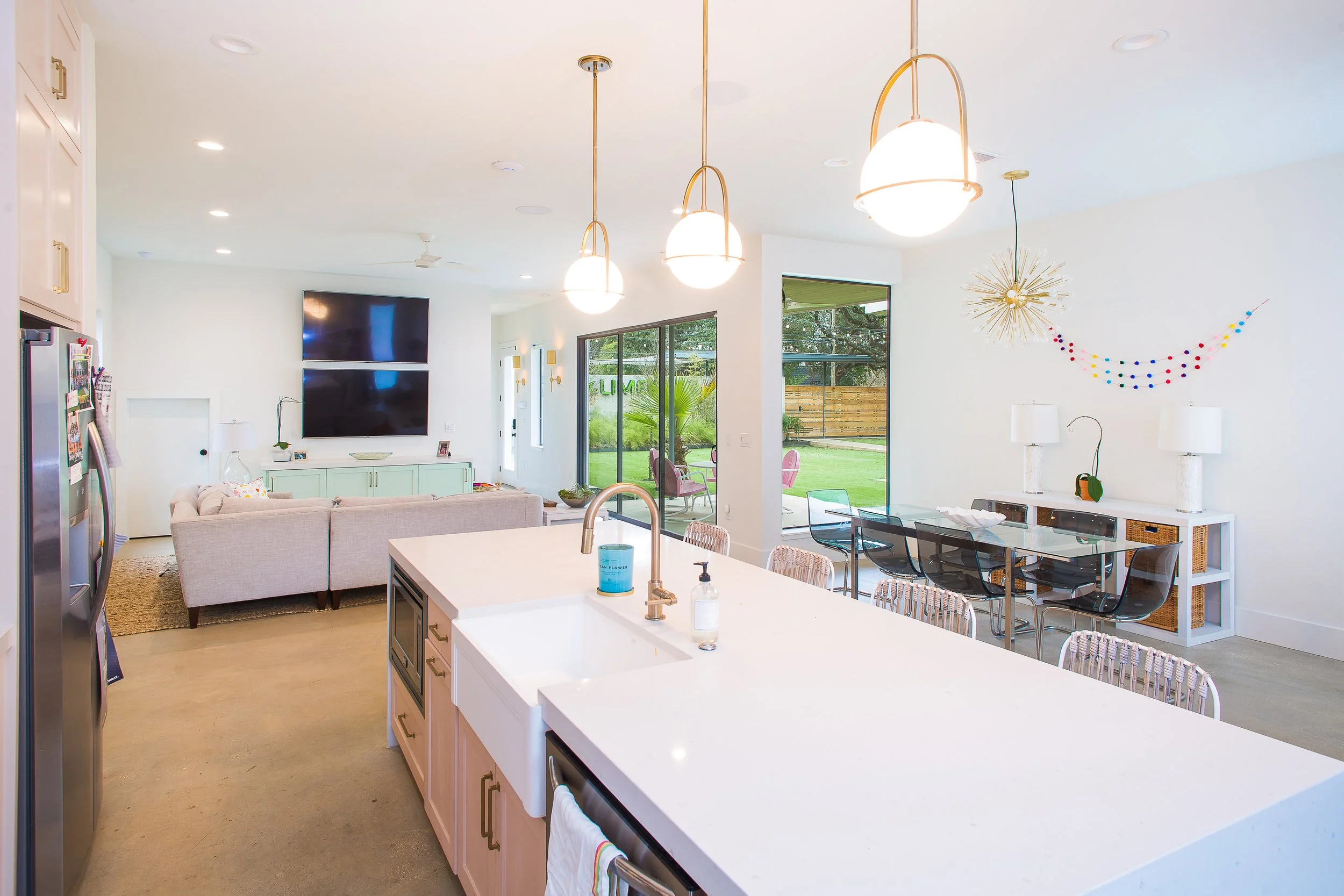 09 - Kitchen.jpg