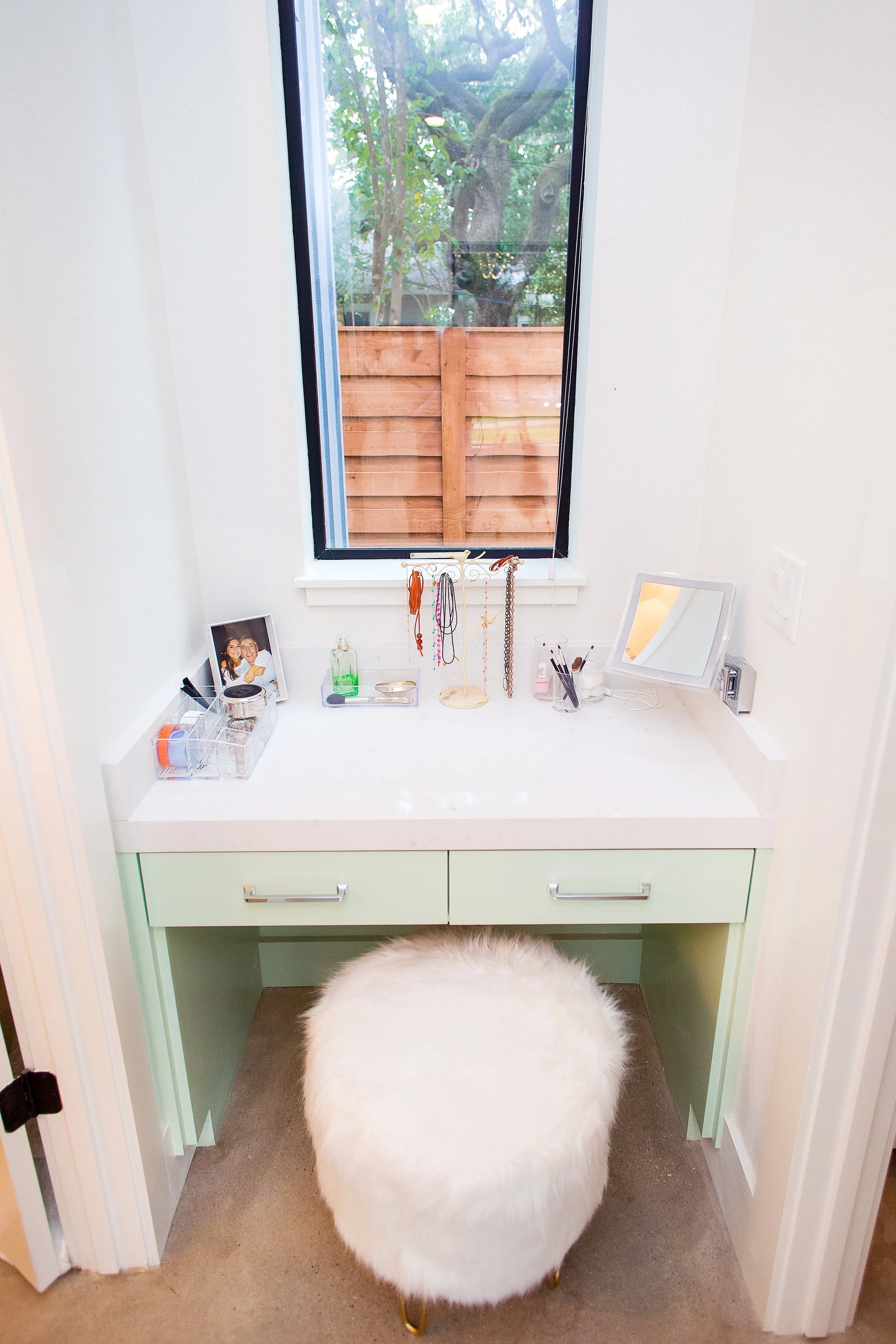 18 - Bathroom.jpg