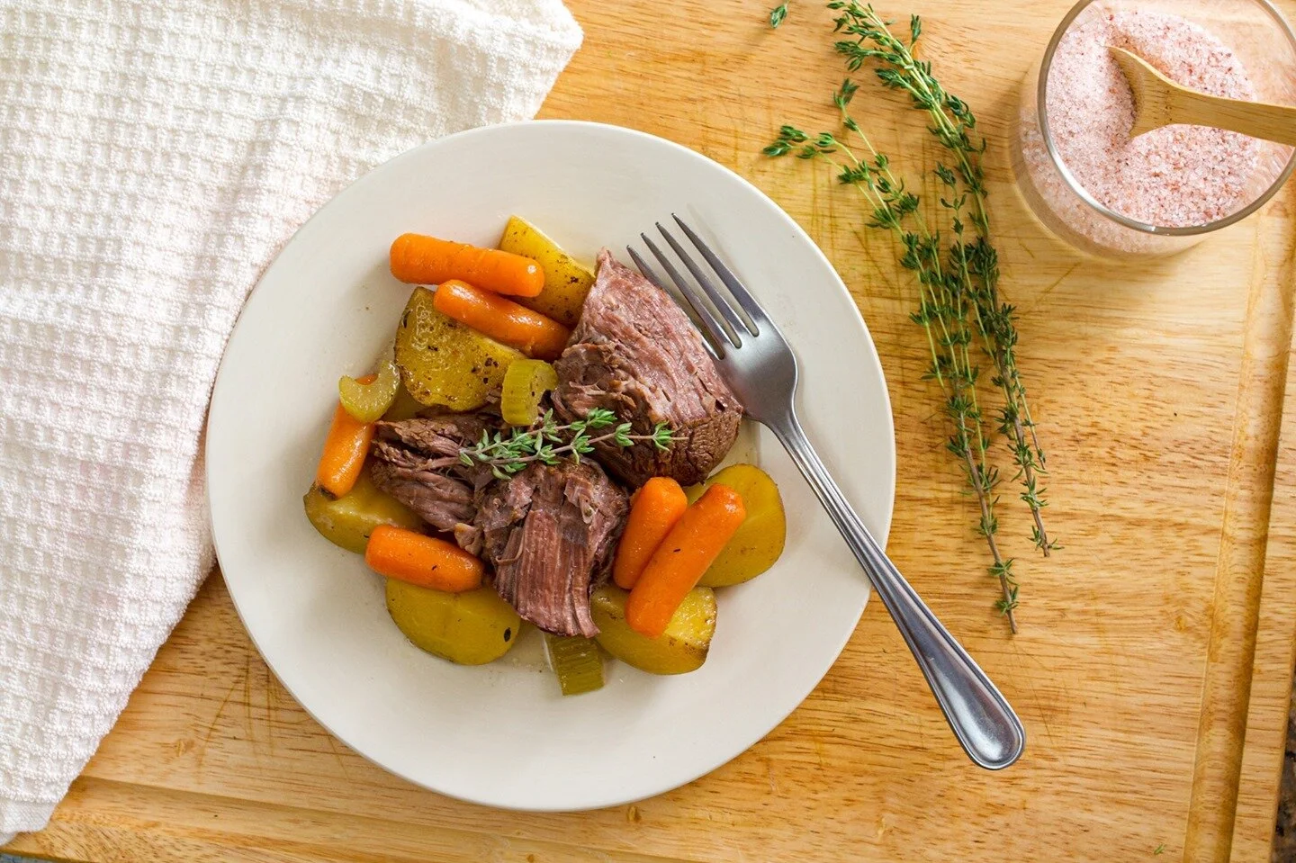 This POT ROAST recipe is perfect for busy people who want a hearty meal with out all the time, effort, and dishes! ⁠
⁠
It takes LITERALLY 15 MINUTES to throw all of the ingredients into a slow cooker or crock pot, then just set it and get on with you