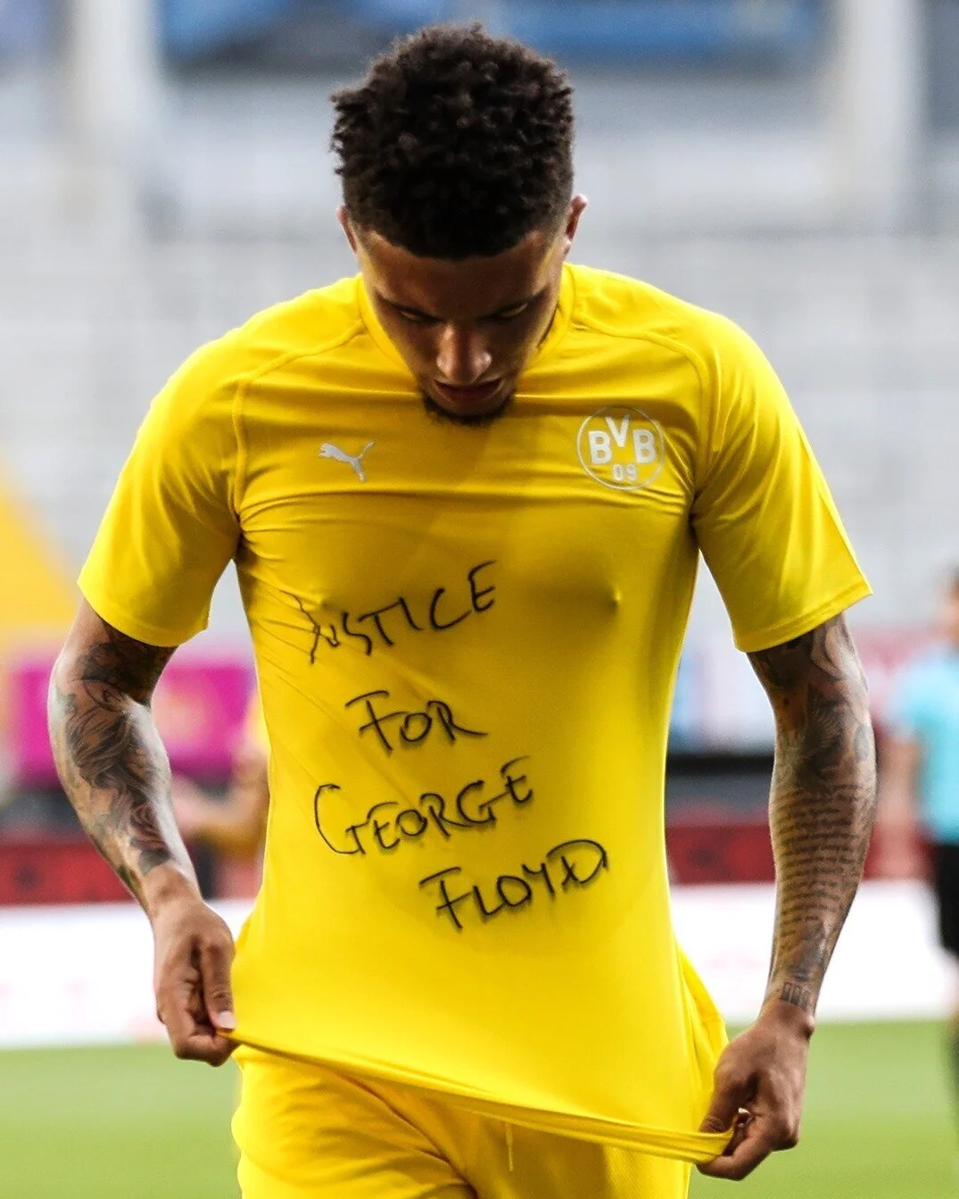 FIFA Signals Support for In-Game Tributes to George Floyd, Lets Leagues Use Discretion