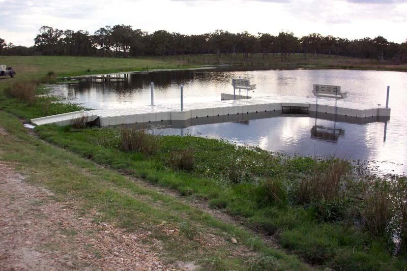 Medium dock with pipe anchors.jpg