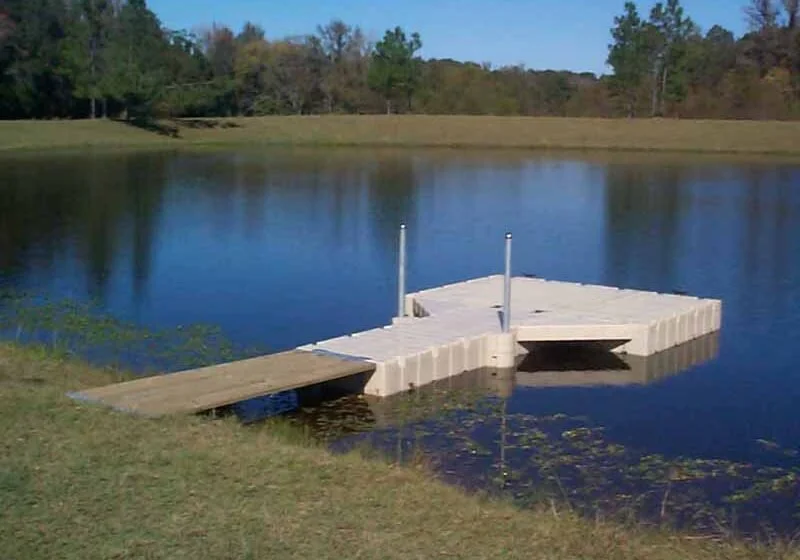 Small dock with pipe anchors.jpg