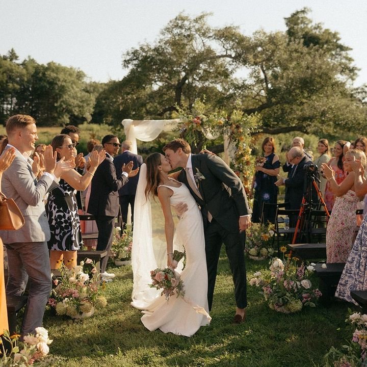 A day filled with love, laughter, and endless beauty. Tops&rsquo;l Farm is here to make your wedding dreams come true. ✨💍 Ready to start planning? Visit our website to book your tour today!

📸 @jennacavphoto