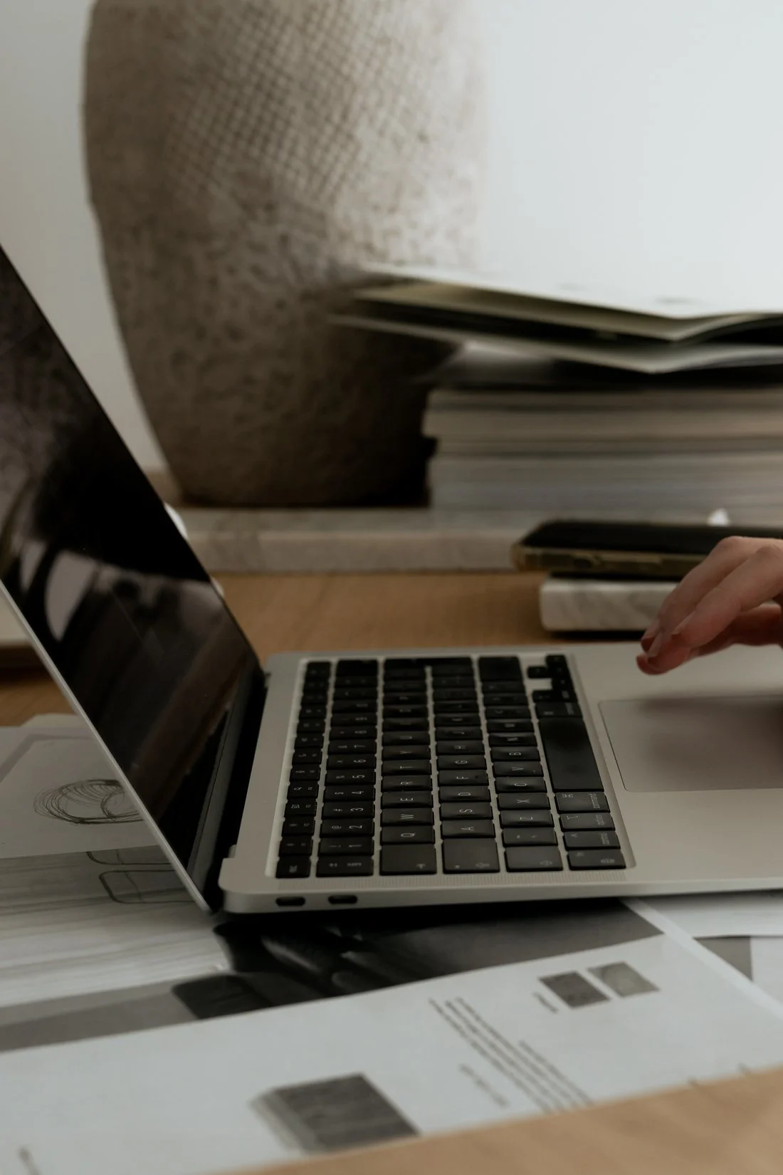 6 Signs You're Ready to Move On From DIY and Invest in a Brand Designer