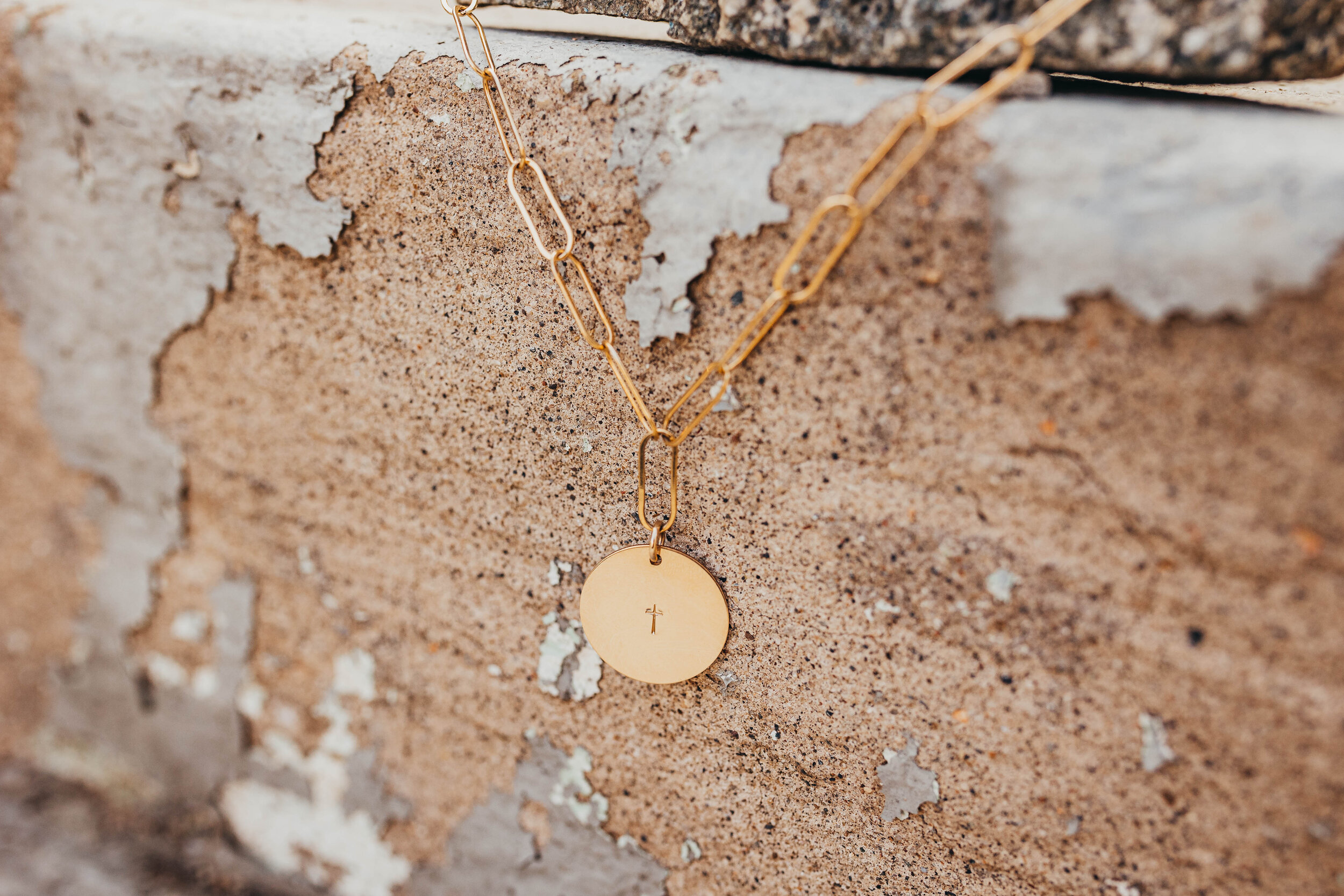 Soul Sisters Blog _ Maci and Lo _ Stamped Gold _ Circle chunky chain _ Necklace.jpeg