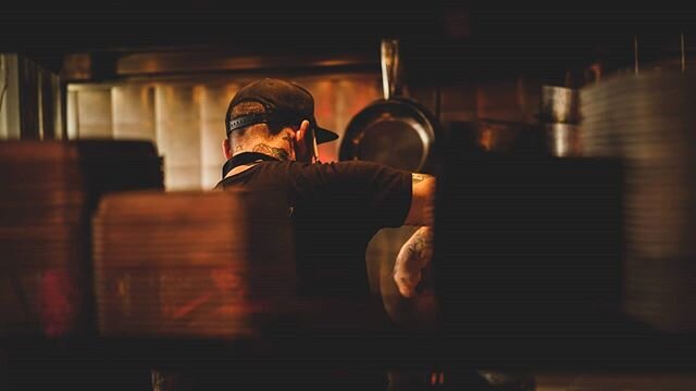 Back Of House. 
#chefsofcanada #chefs #chefsofvancouver #pawnshop #newmenu #newitems #tacos #photooftheday #photojournalism #photography #chefphotography #hospitality #headchef #sonyalpha #sony #55mmzeiss #candid #foodphotography
