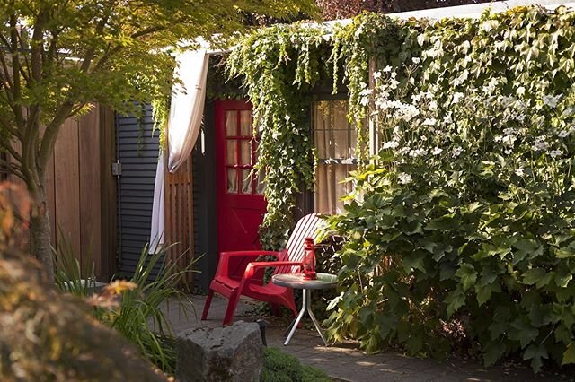 Summer is coming and we are in Staycation mode! Located behind Yakuza, The Kuza Cabin is an ideal spot to get away while staying local.
Now open for bookings!