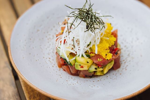 Almost too pretty to eat. Almost. 😉🍽
