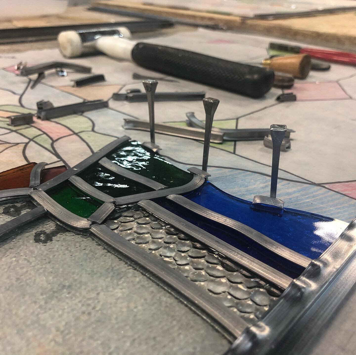 Some great colours being used in this new leaded light. Let us know what you think. #stainedglass #stainedglassart #leadedlights #lead #stainedglasswindow #glassart #crafts #workshop #glassblowing #glasspainting #leadedglasswindows #design #interiord