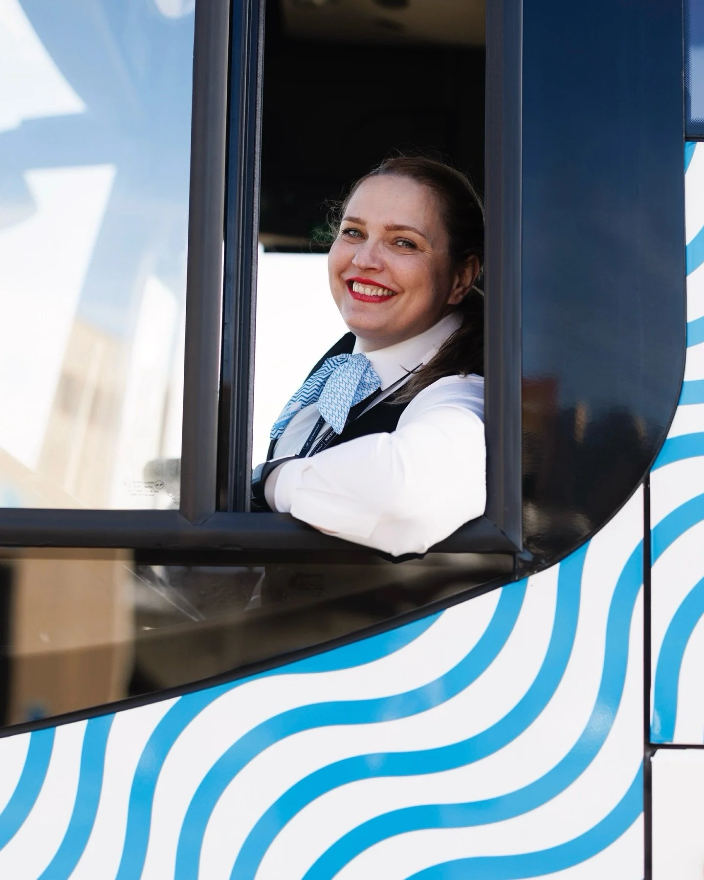 Vi har fotografert for @flybussen_connect og fanget små øyeblikk av folk som er på farten, noen på vei hjem og andre på vei ut i nye eventyr. 
Takk for turen!
#flybussenconnect #bedriftsfoto #pixelco