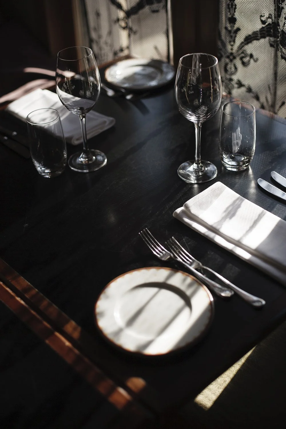 Dekket bord i restaurant i Oslo